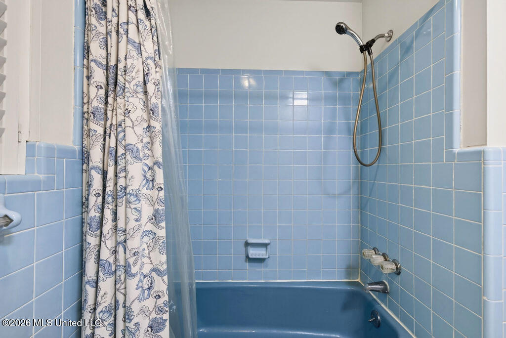 511 N Forest Avenue Property Photo 28