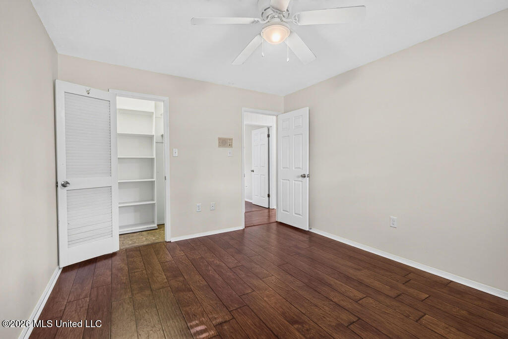 511 N Forest Avenue Property Photo 29