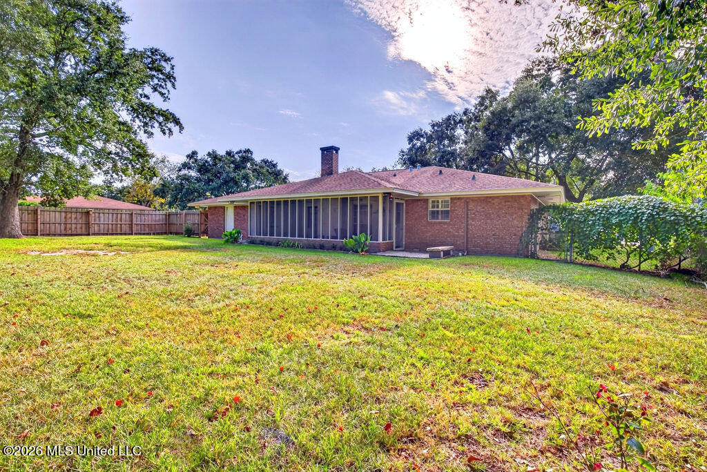 511 N Forest Avenue Property Photo 34