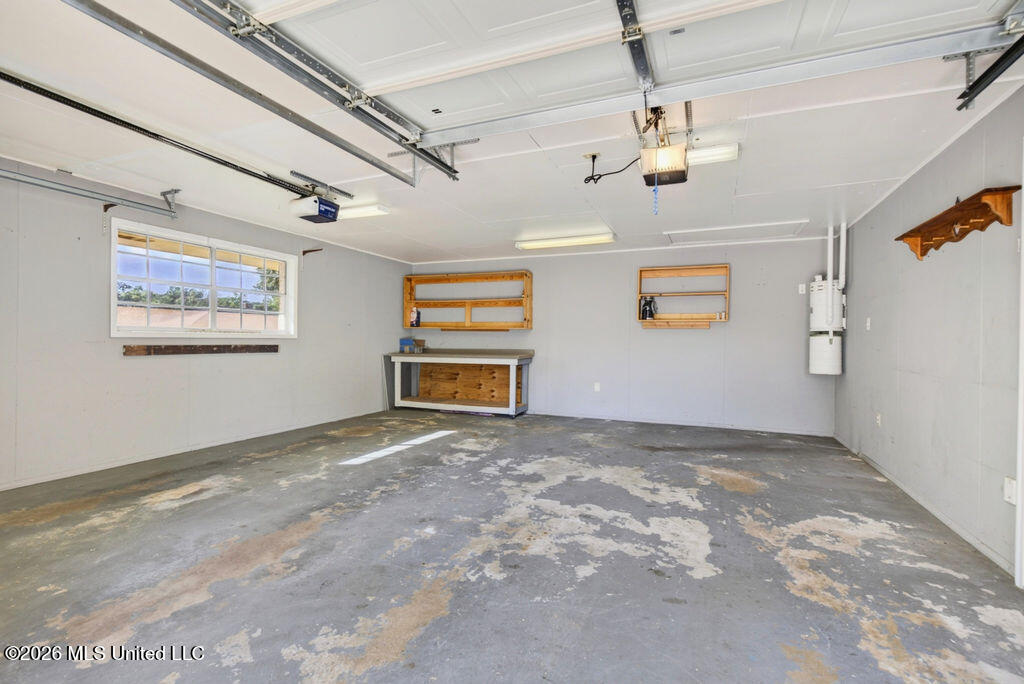 511 N Forest Avenue Property Photo 37