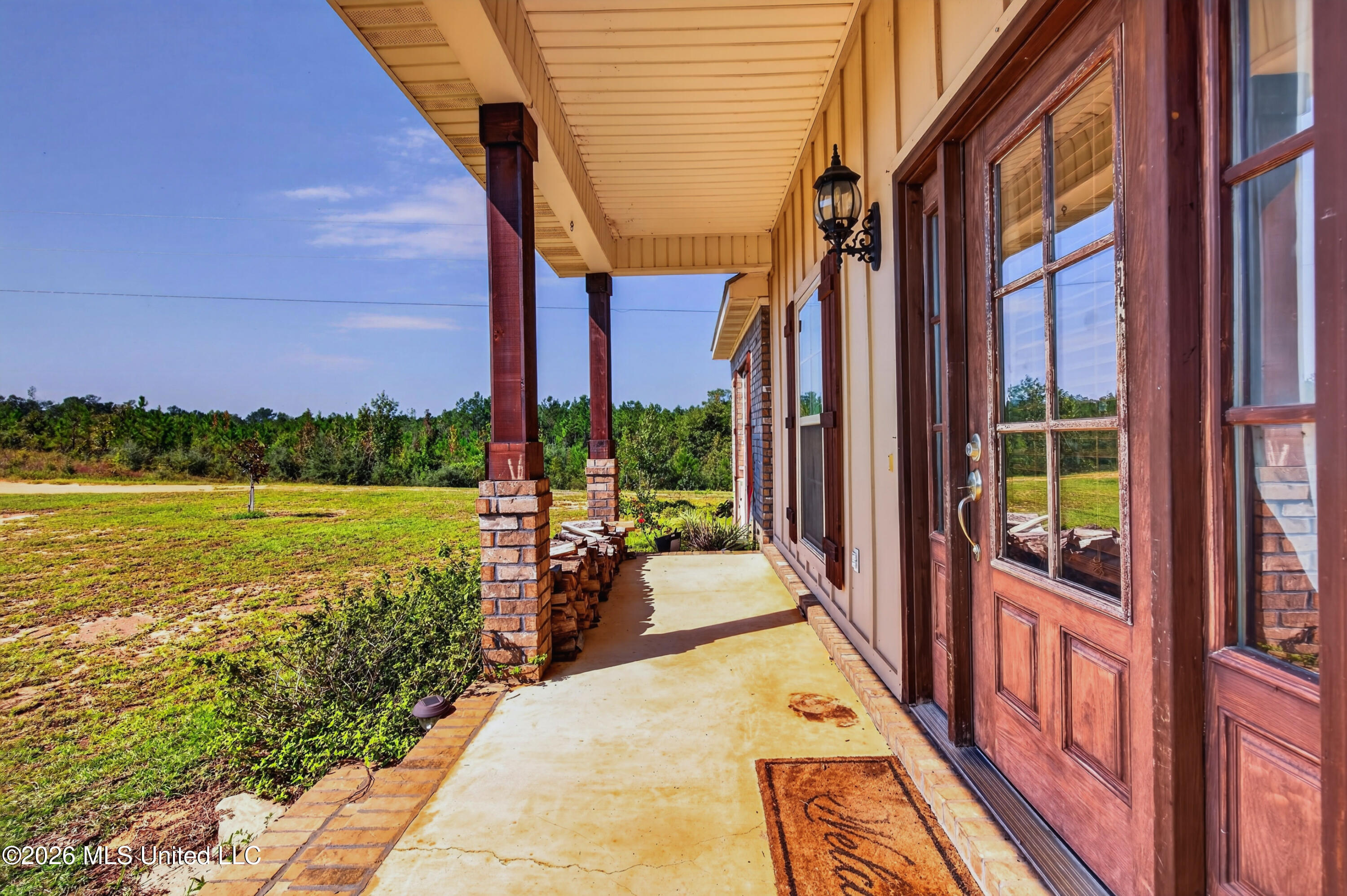 9455 Old Highway 63 N Property Photo 2