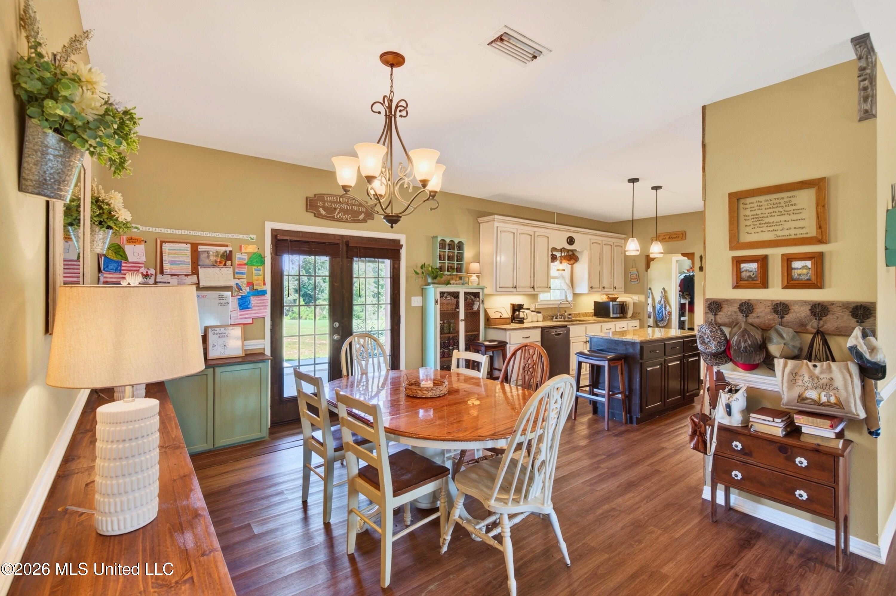 9455 Old Highway 63 N Property Photo 6