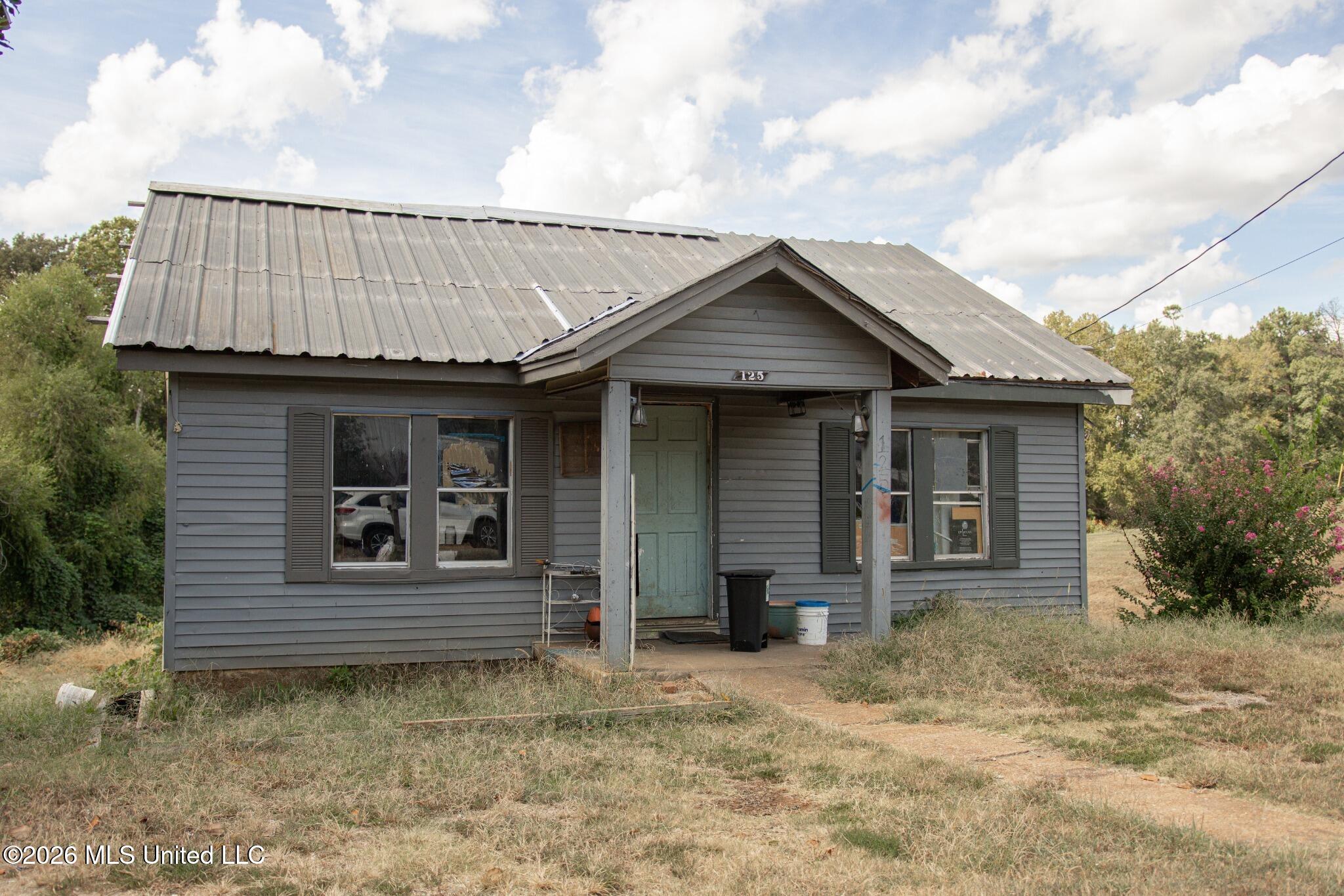 125 N College Street Property Photo 1