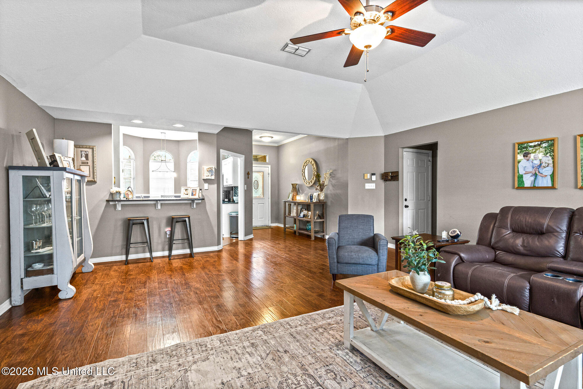 11205 Woodley Cove Property Photo 9