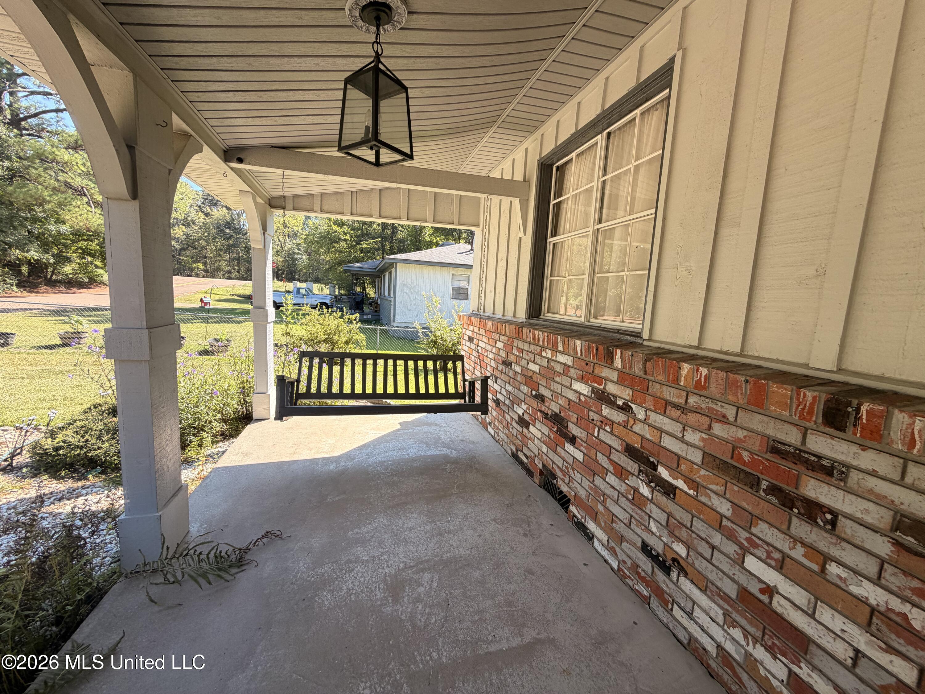 2045 Carolyn Lane Property Photo 5