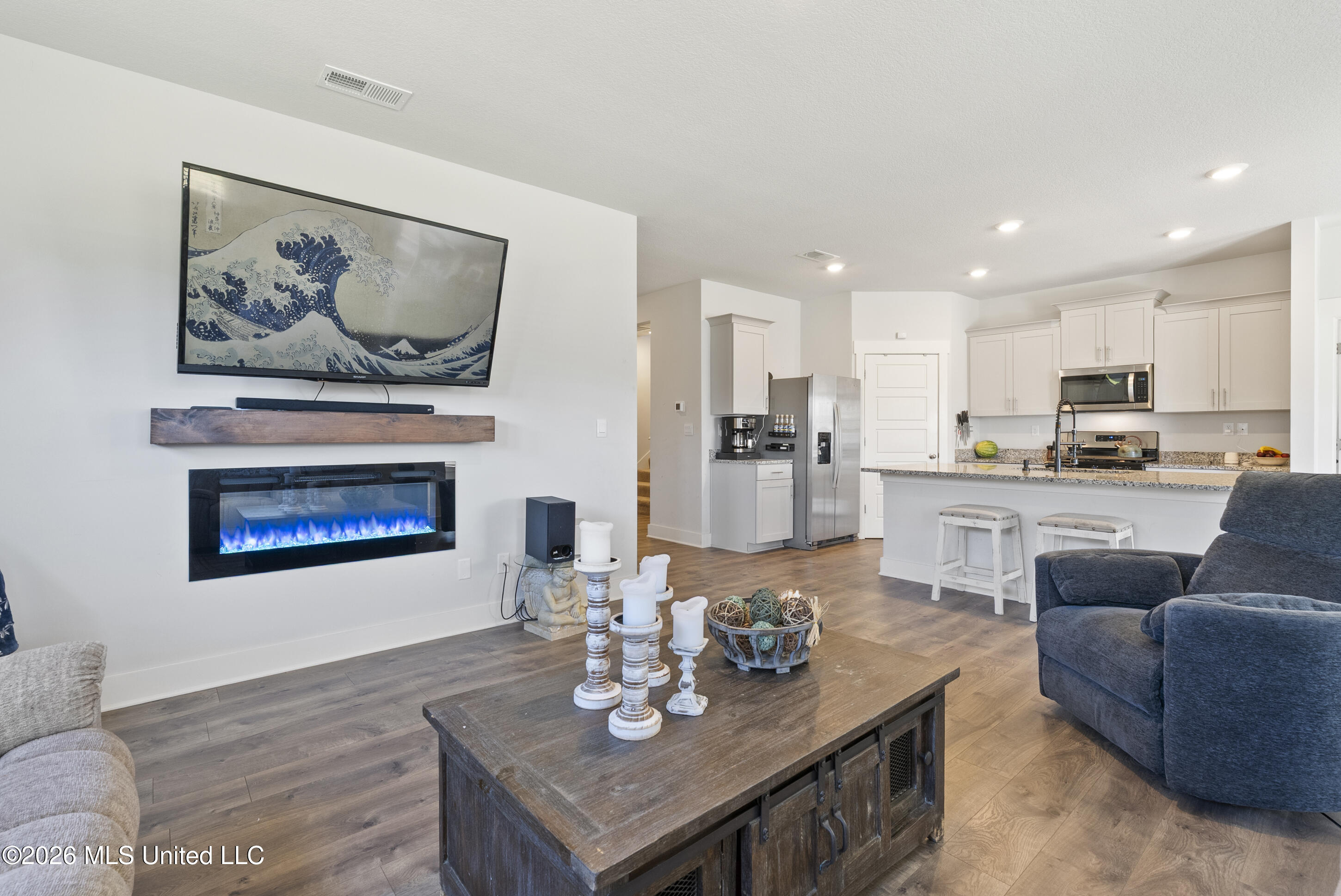 2093 Tulip Drive Property Photo 8