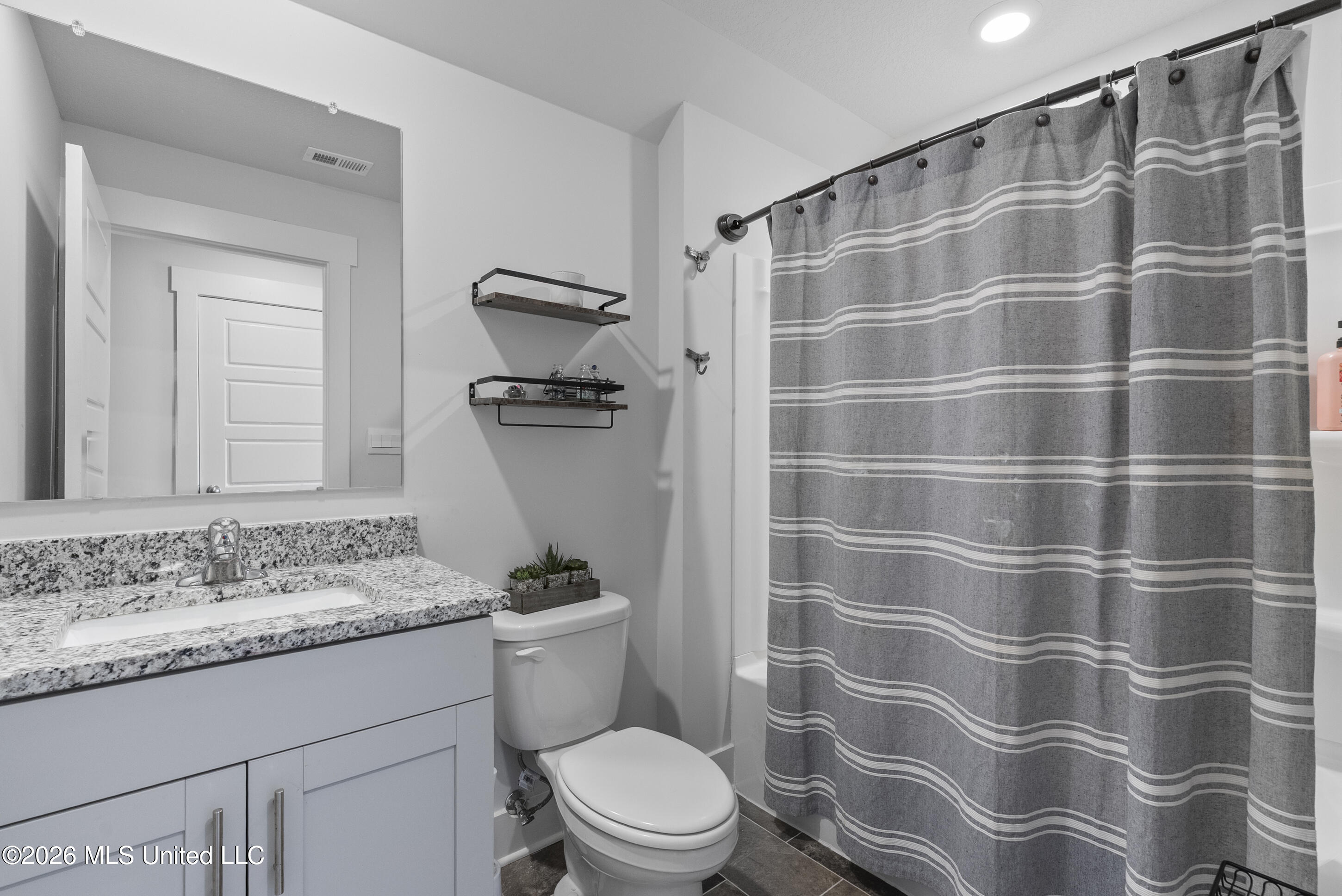 2093 Tulip Drive Property Photo 20