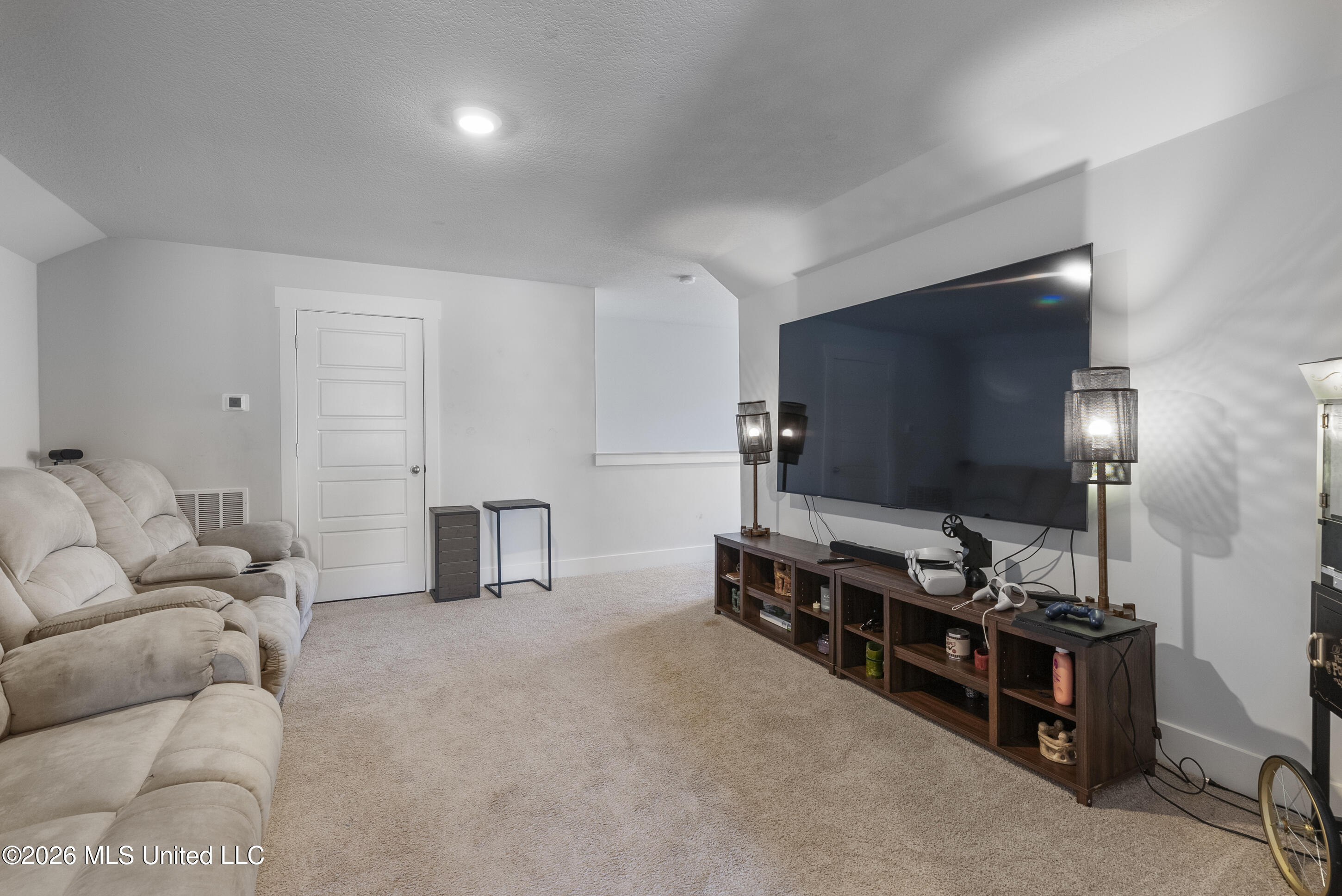 2093 Tulip Drive Property Photo 24