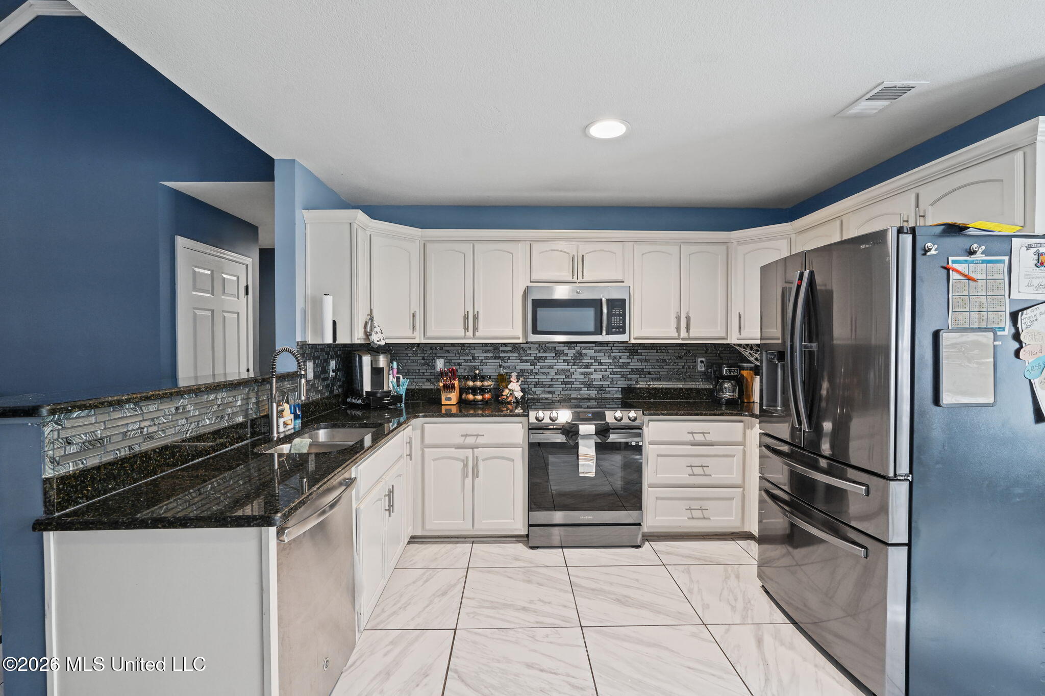 9025 Billy Pat Drive Property Photo 3