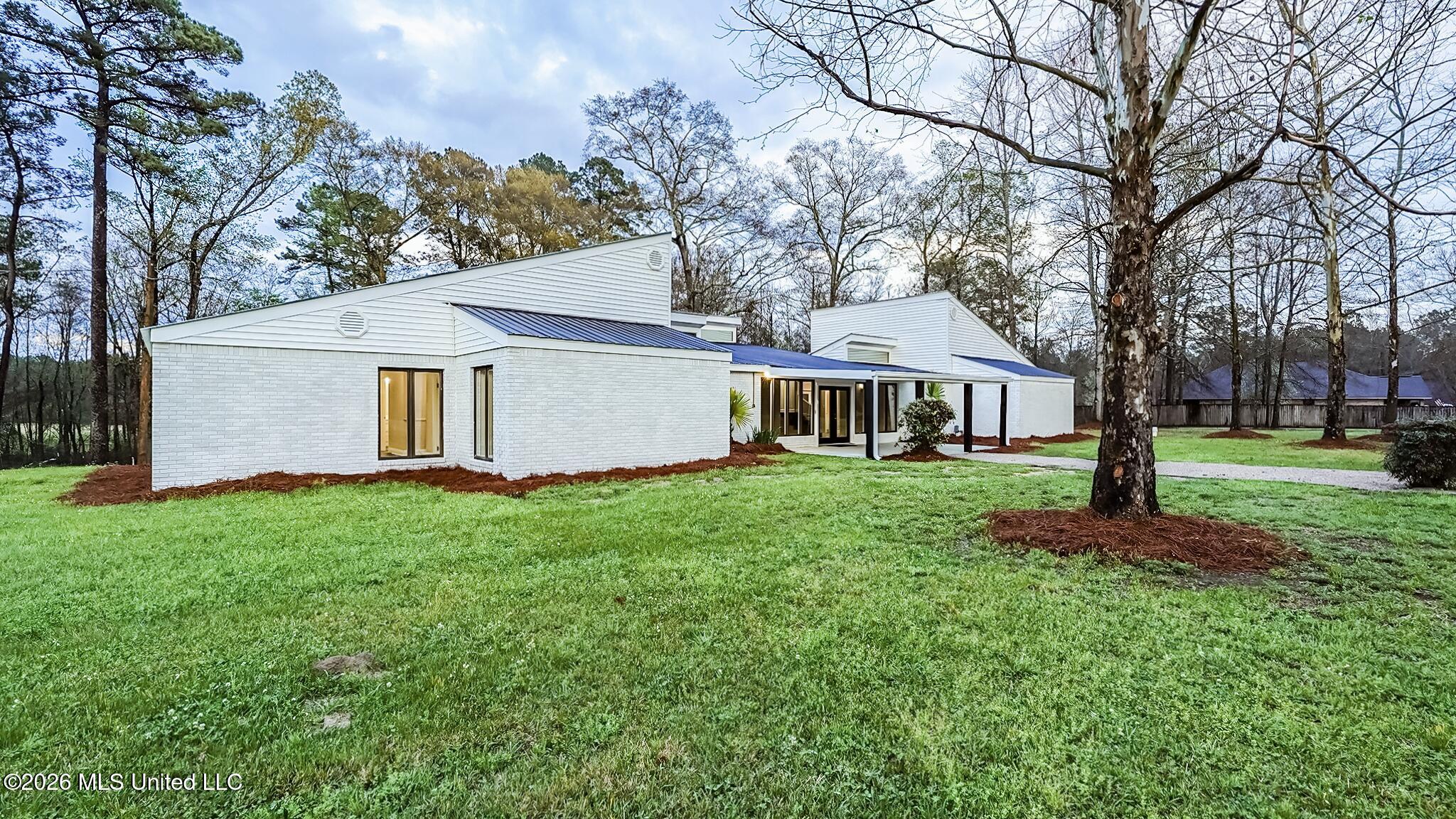 156 Graves Road Property Photo 2