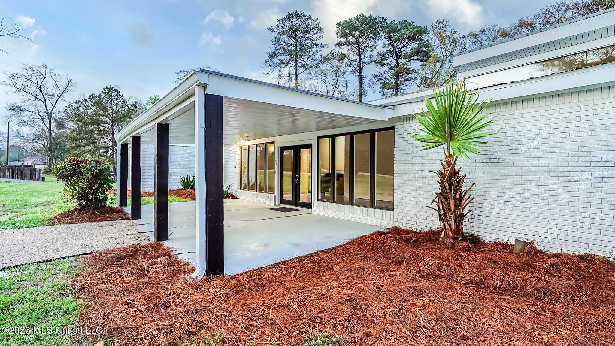 156 Graves Road Property Photo 4
