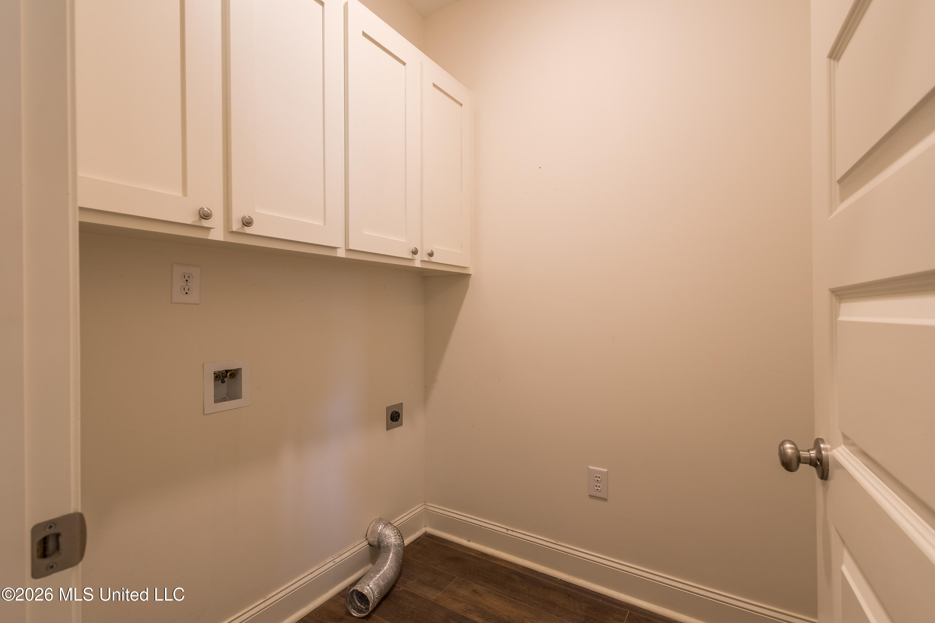 8 Silverstone Property Photo 12