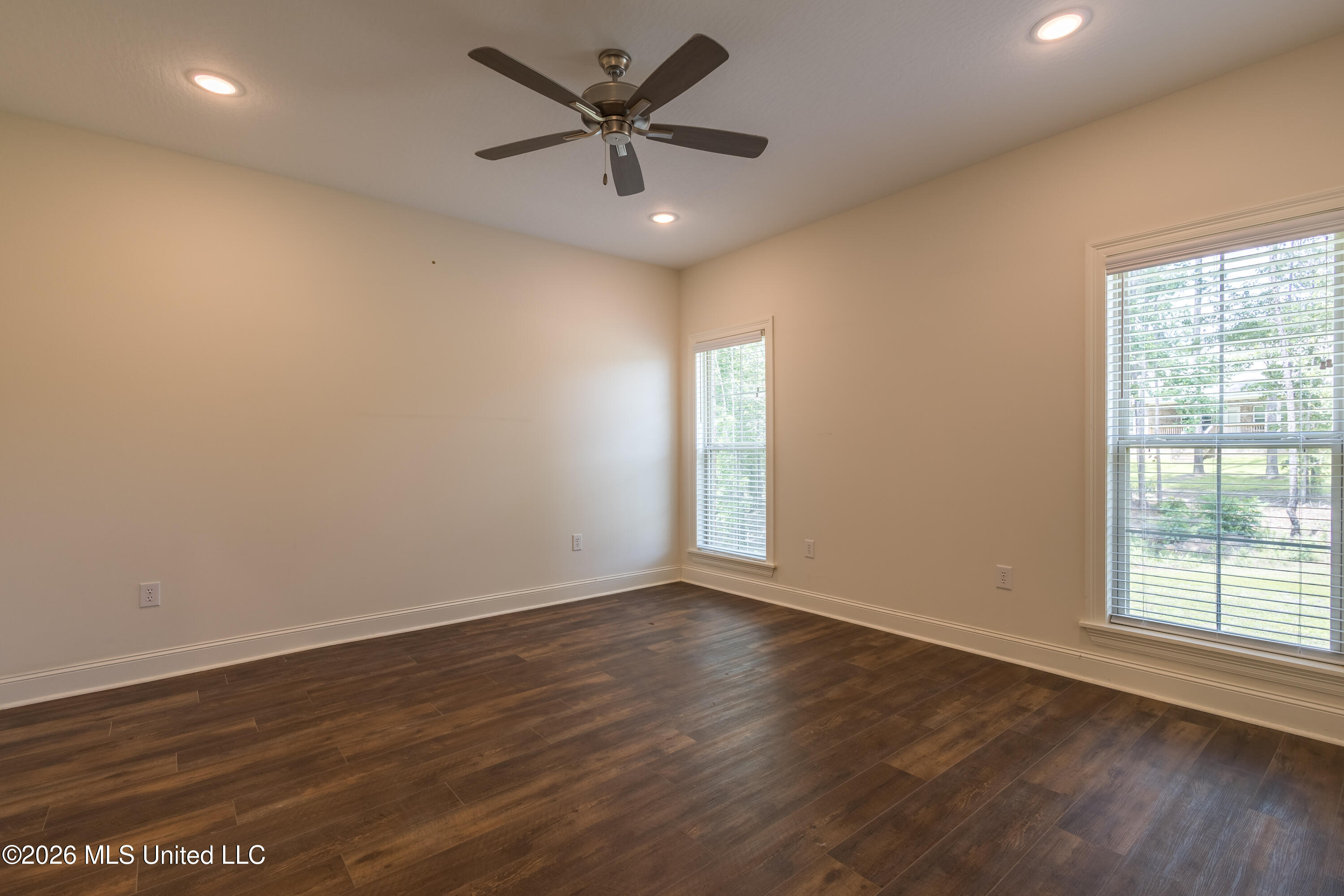 8 Silverstone Property Photo 14