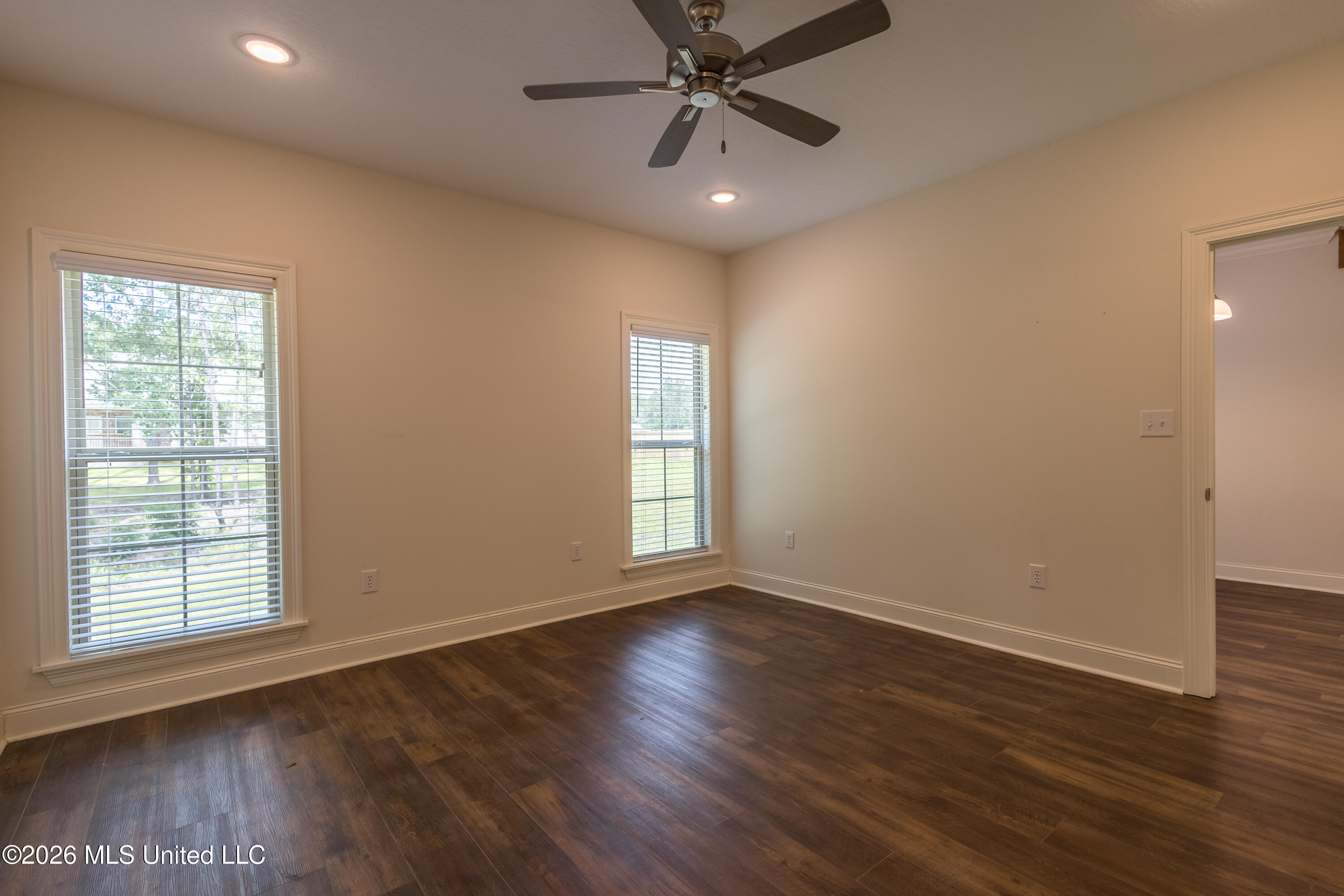 8 Silverstone Property Photo 15