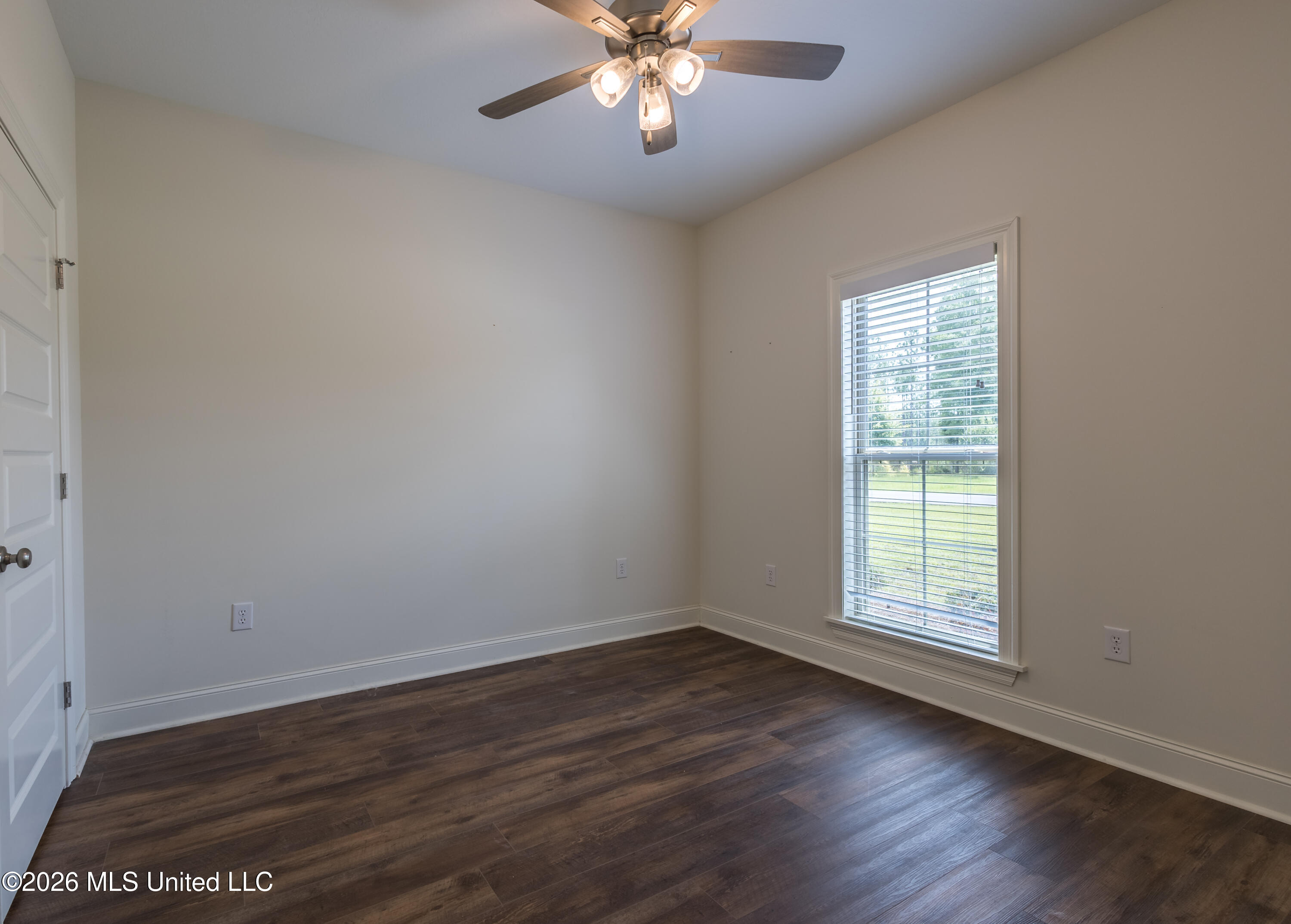 8 Silverstone Property Photo 21
