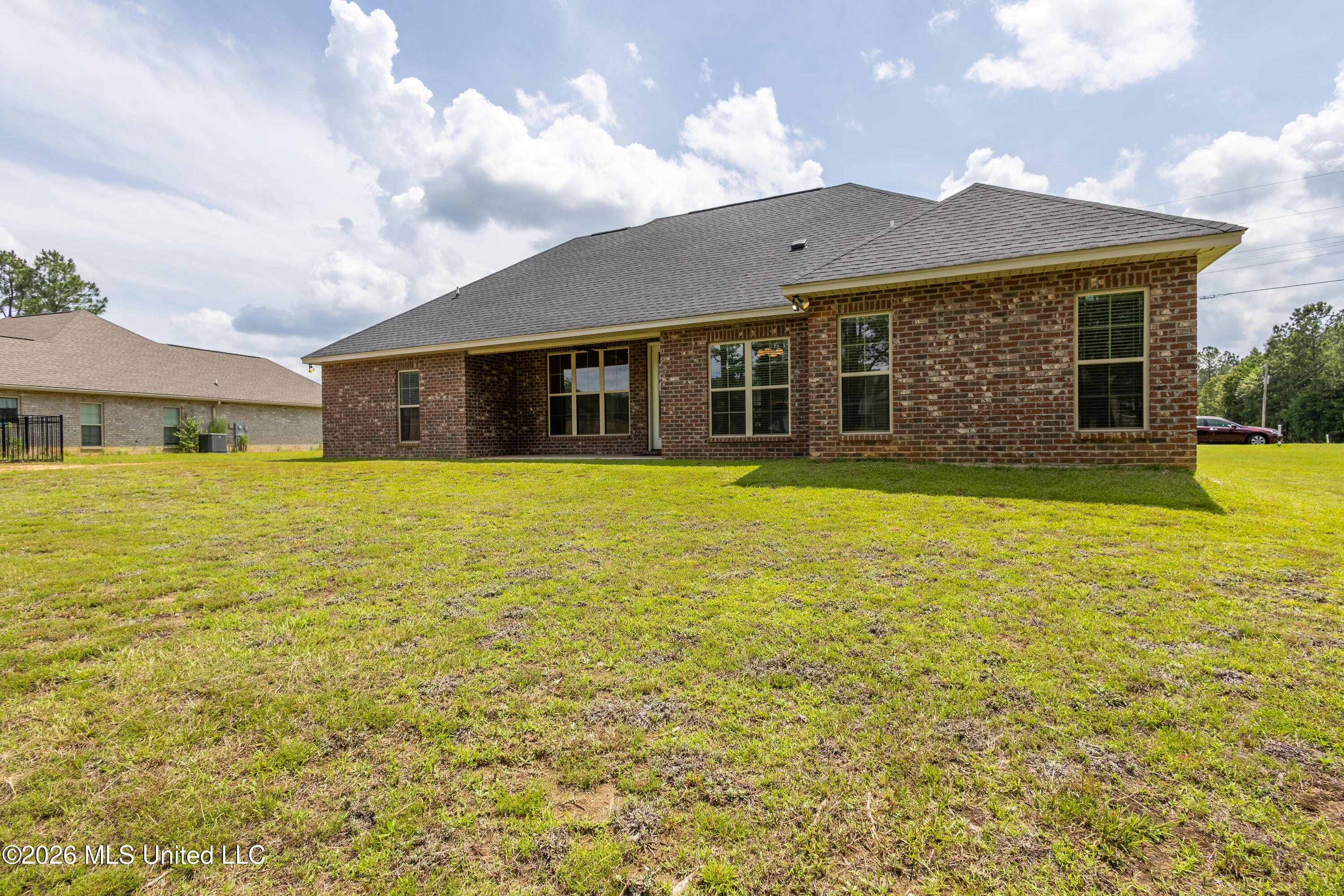 8 Silverstone Property Photo 27