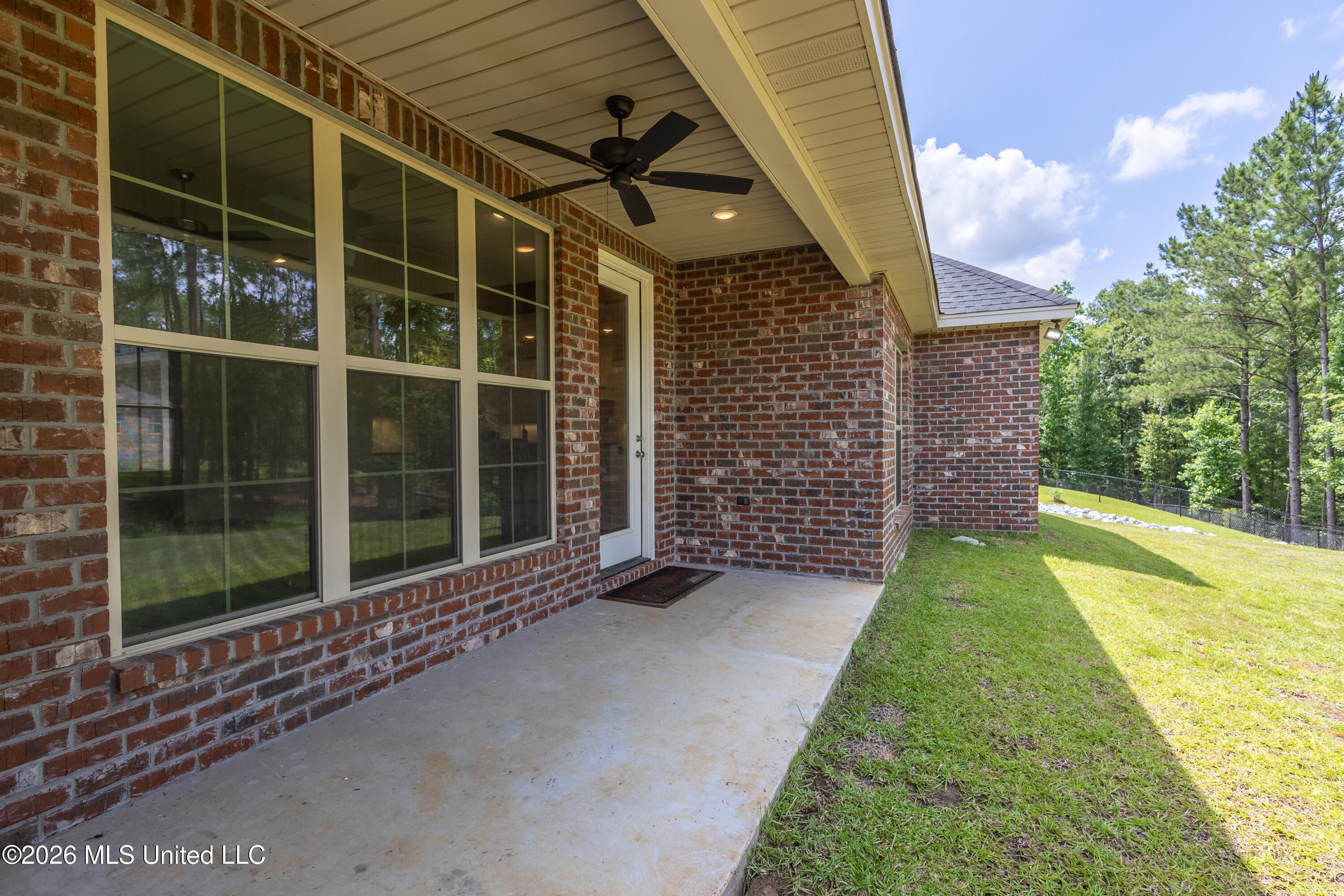 8 Silverstone Property Photo 28