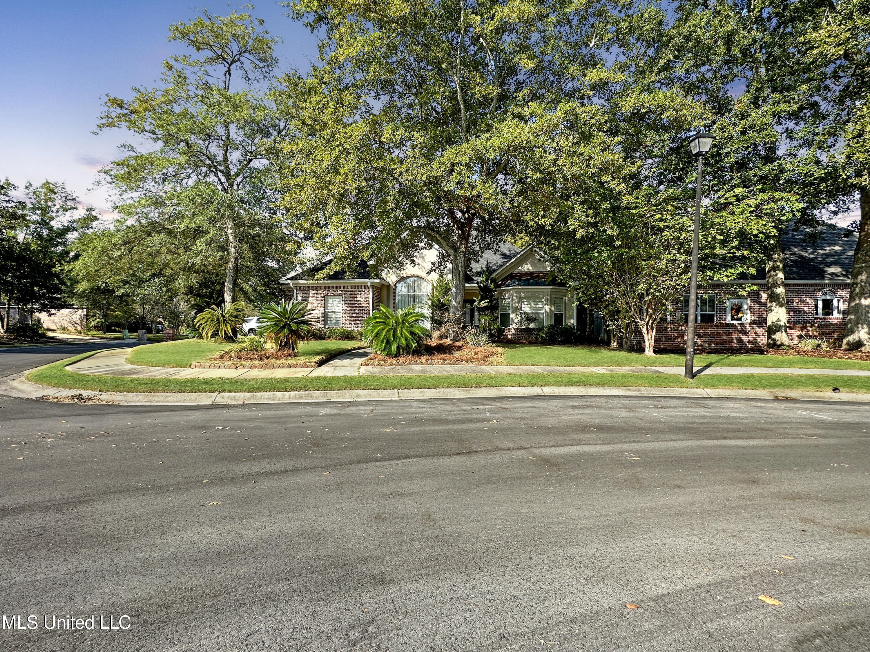 11504 Briarstone Place Property Photo 34