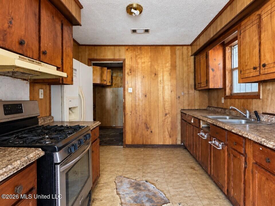 1114 Johnson Avenue Property Photo 6