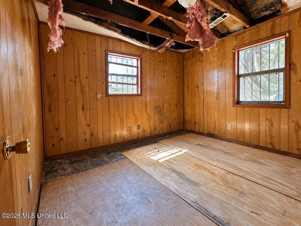 1114 Johnson Avenue Property Photo 9