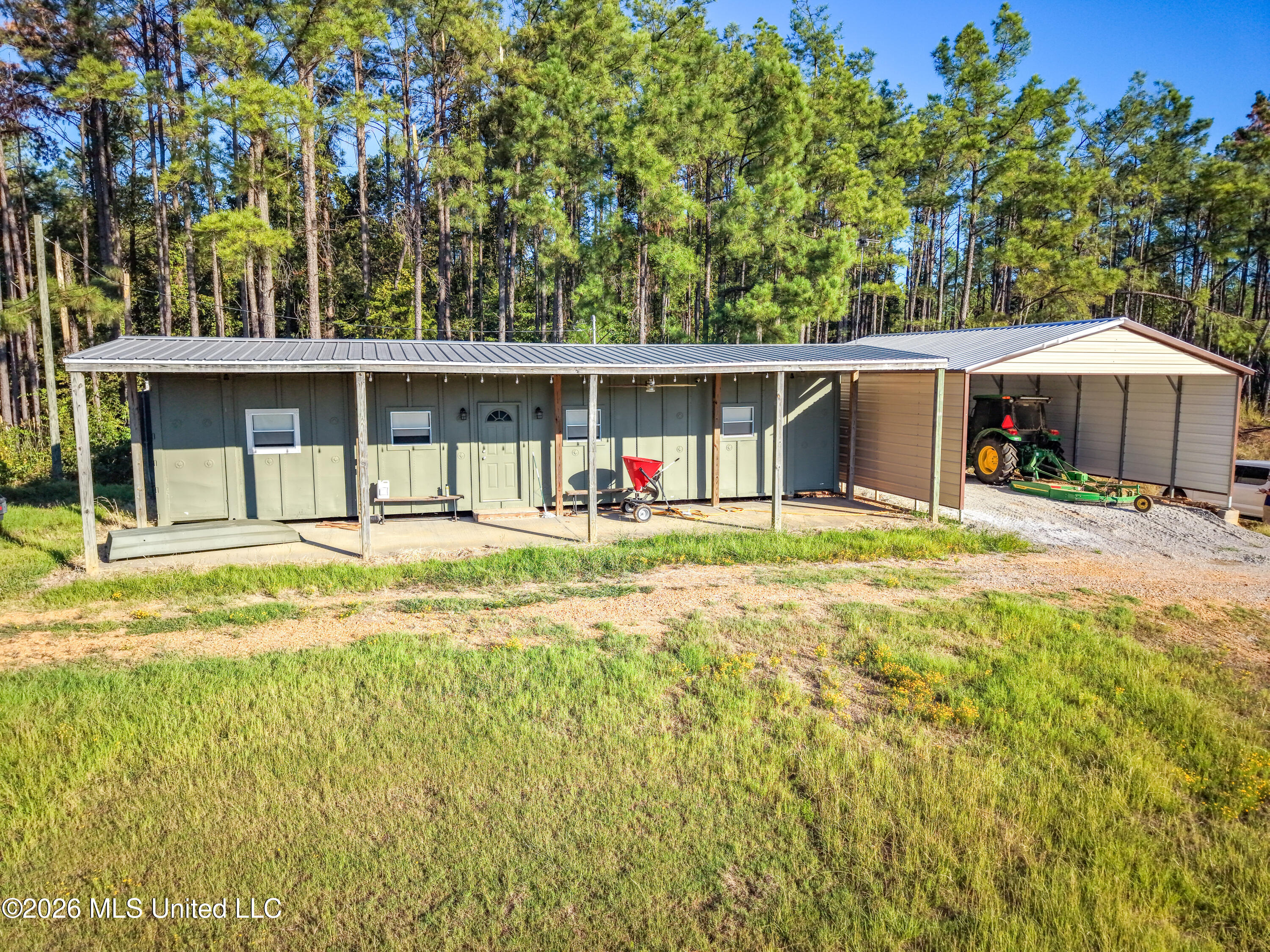 2000 Deer Creek Road Property Photo 3