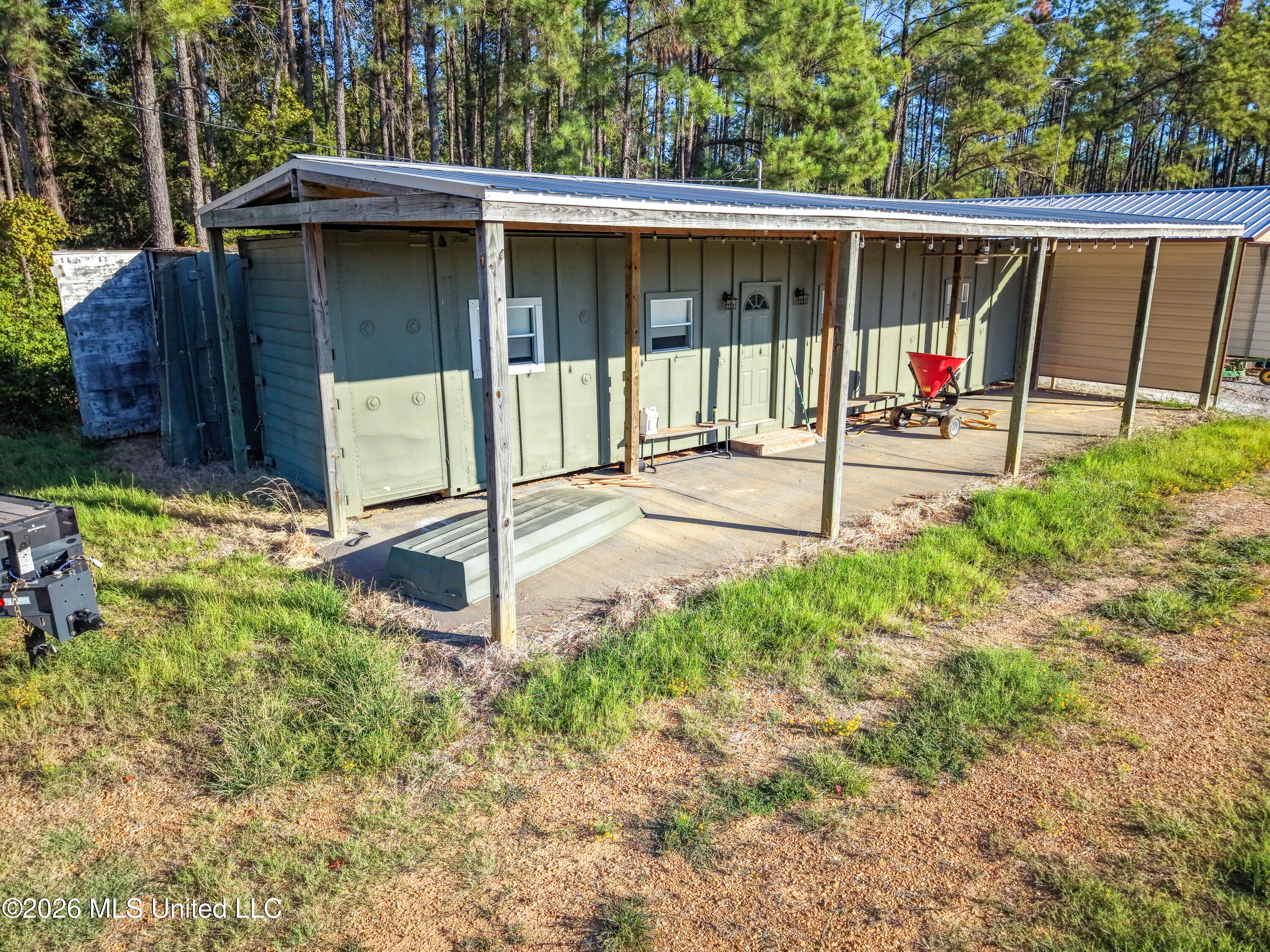 2000 Deer Creek Road Property Photo 9