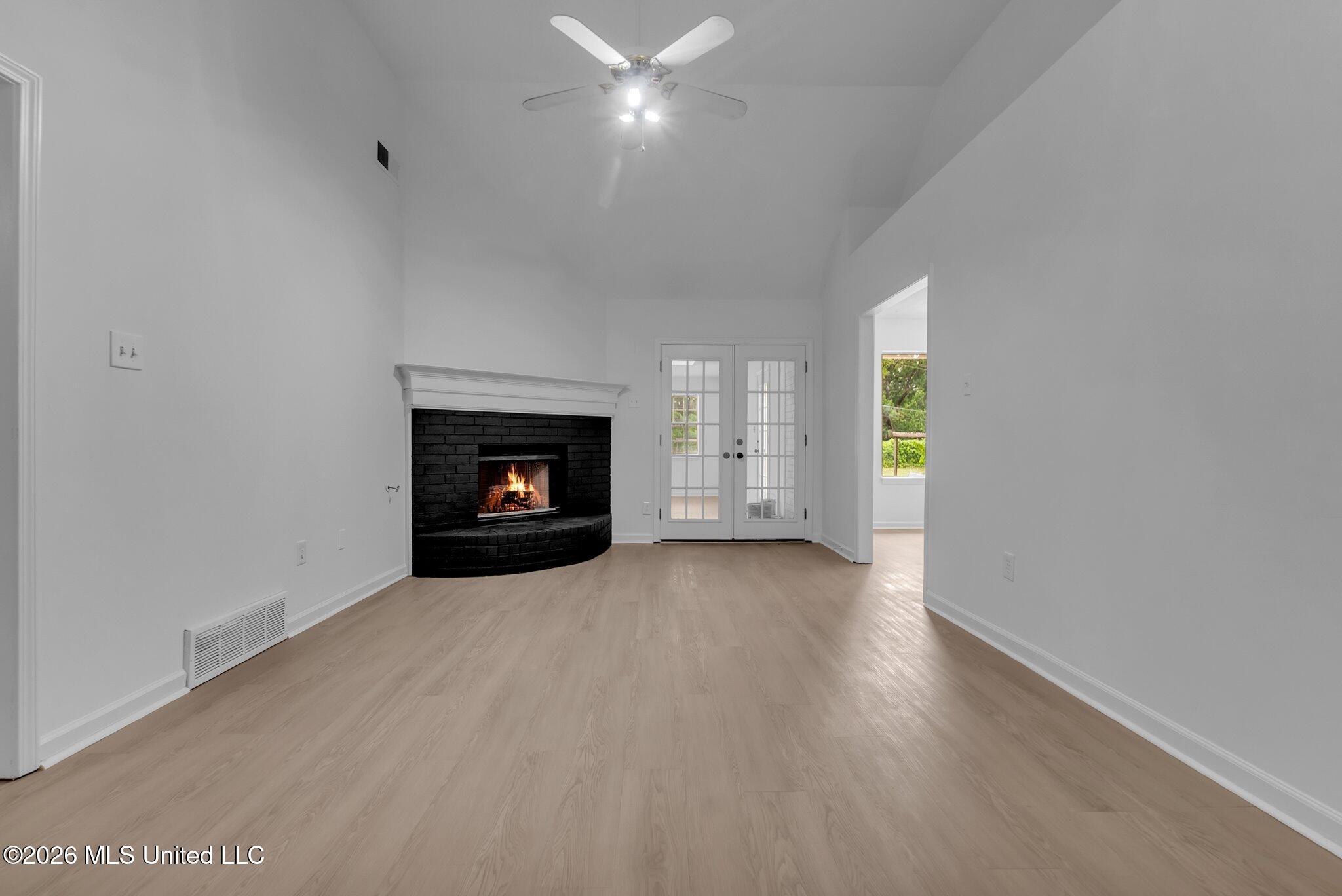 6972 Fox Briar Cove Property Photo 3