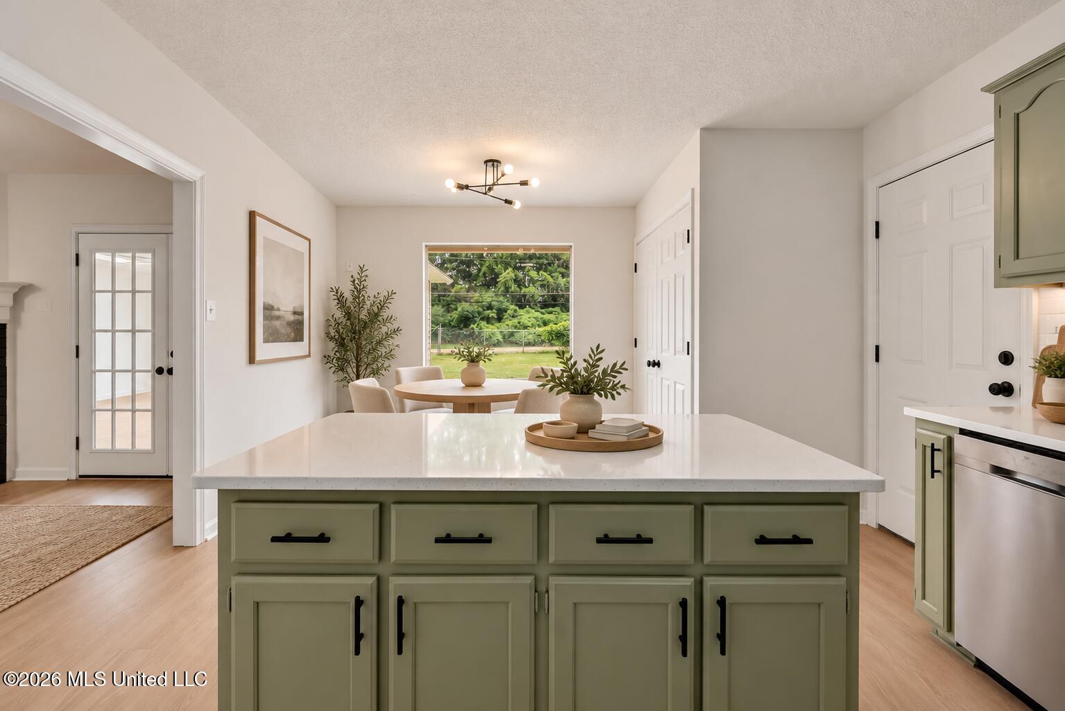 6972 Fox Briar Cove Property Photo 6