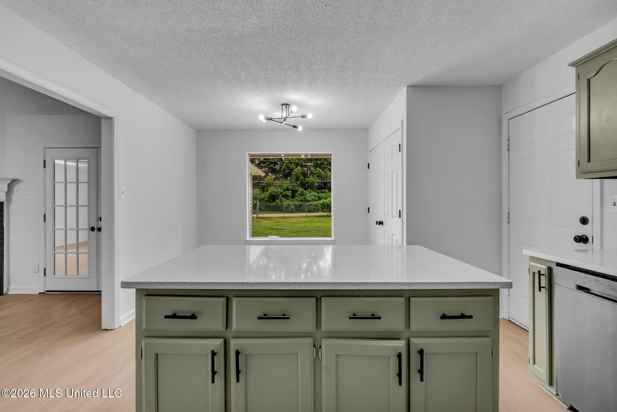 6972 Fox Briar Cove Property Photo 7