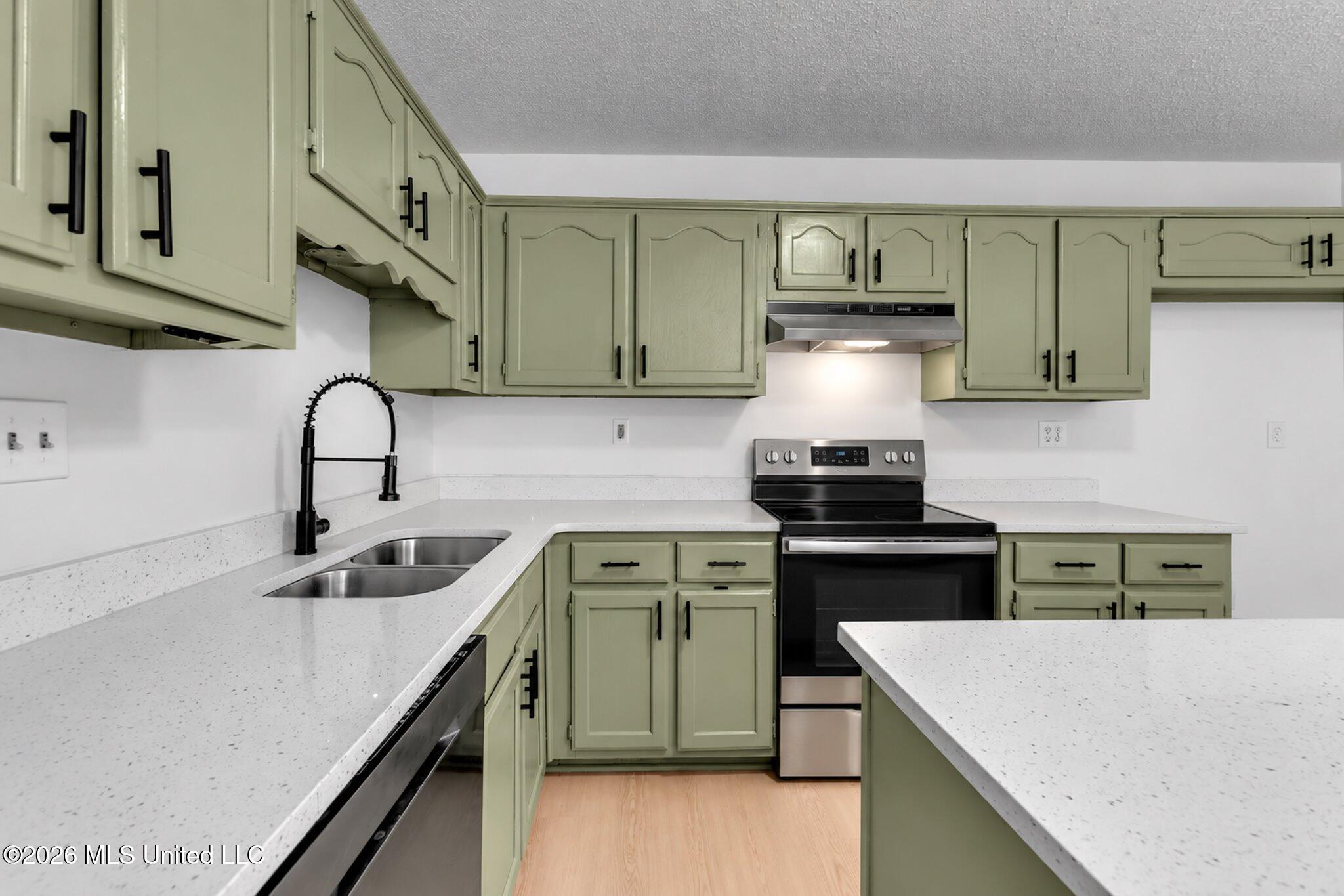6972 Fox Briar Cove Property Photo 11