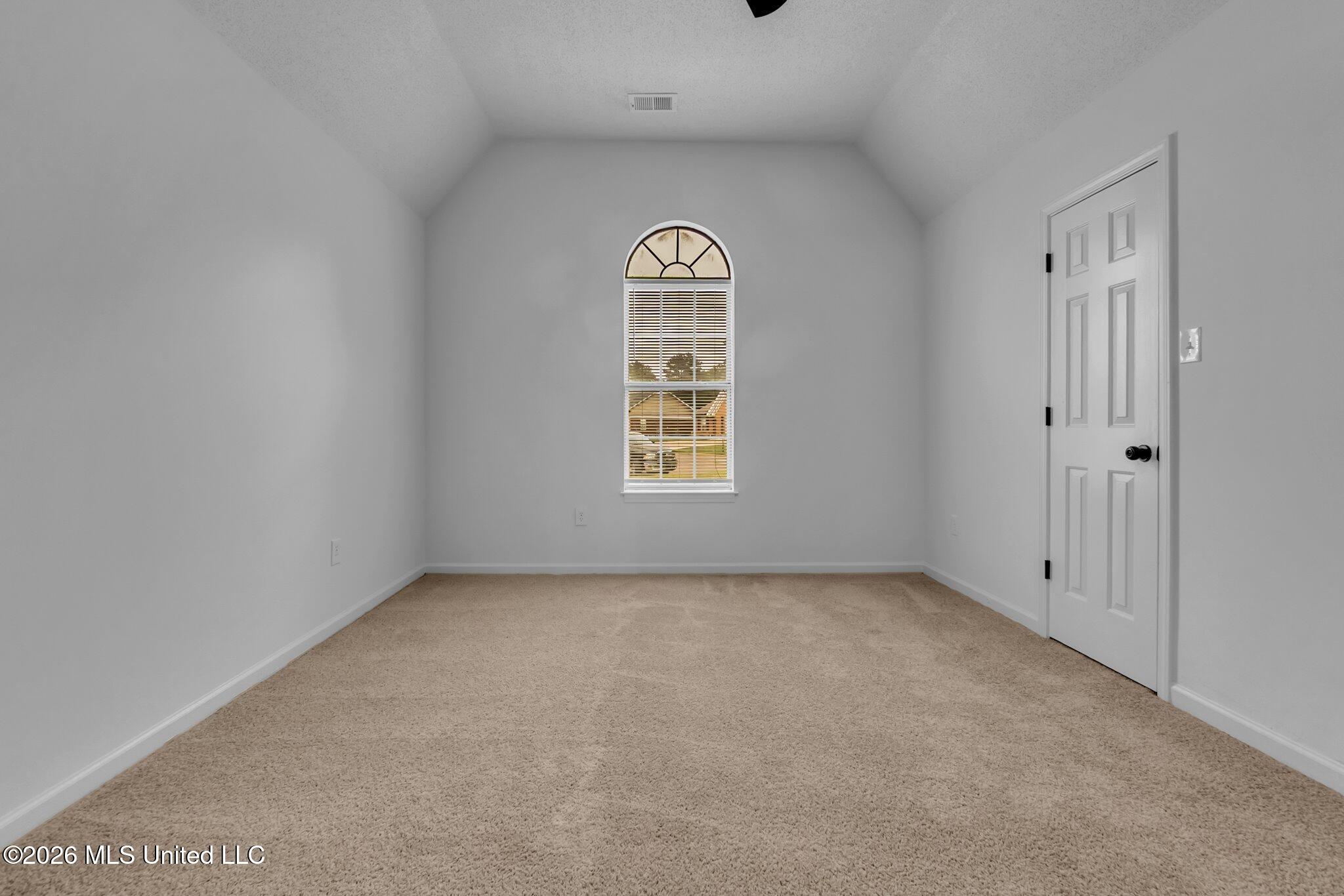 6972 Fox Briar Cove Property Photo 14