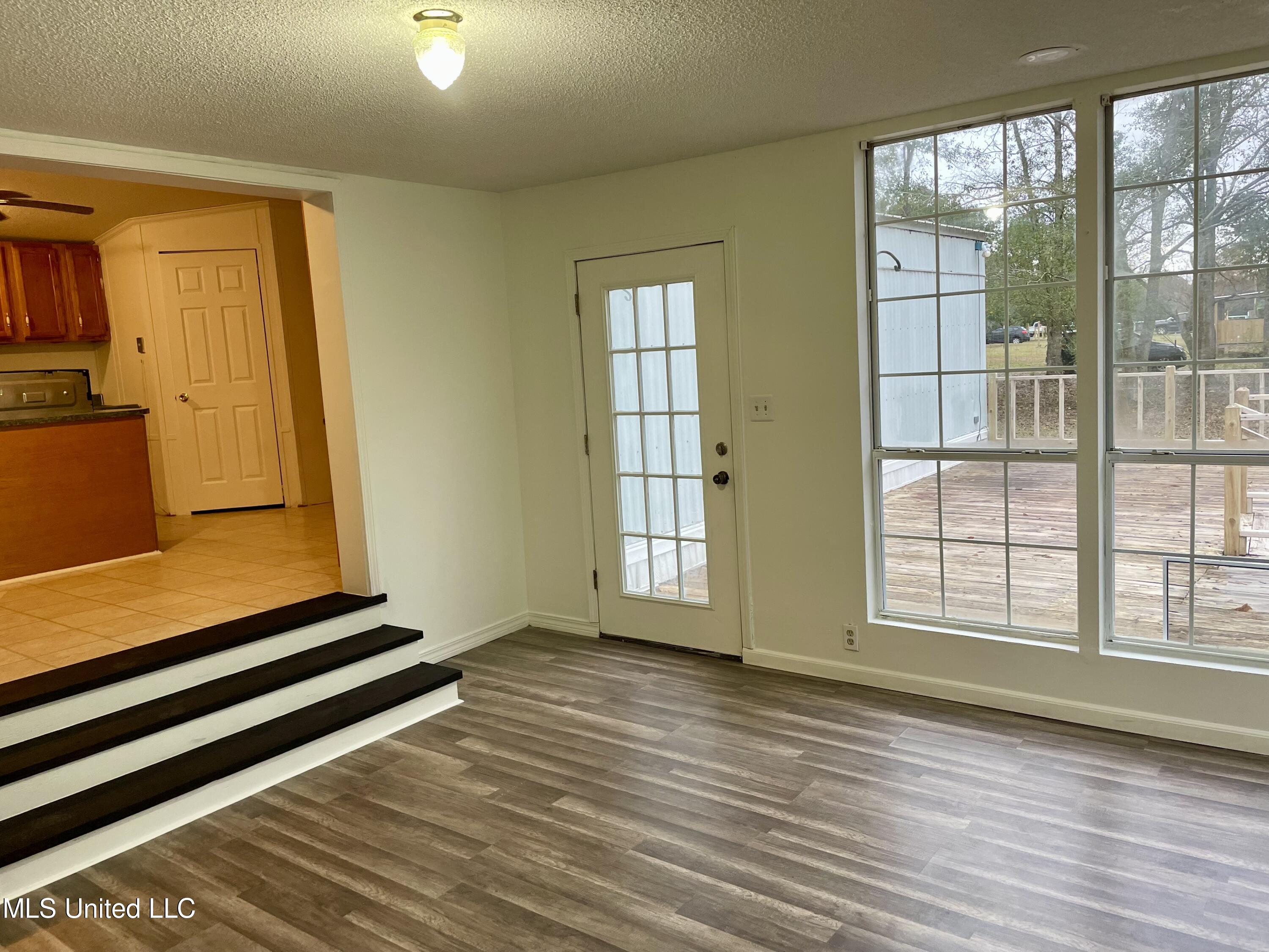 777 Henleyfield Mcneill Road Property Photo 6
