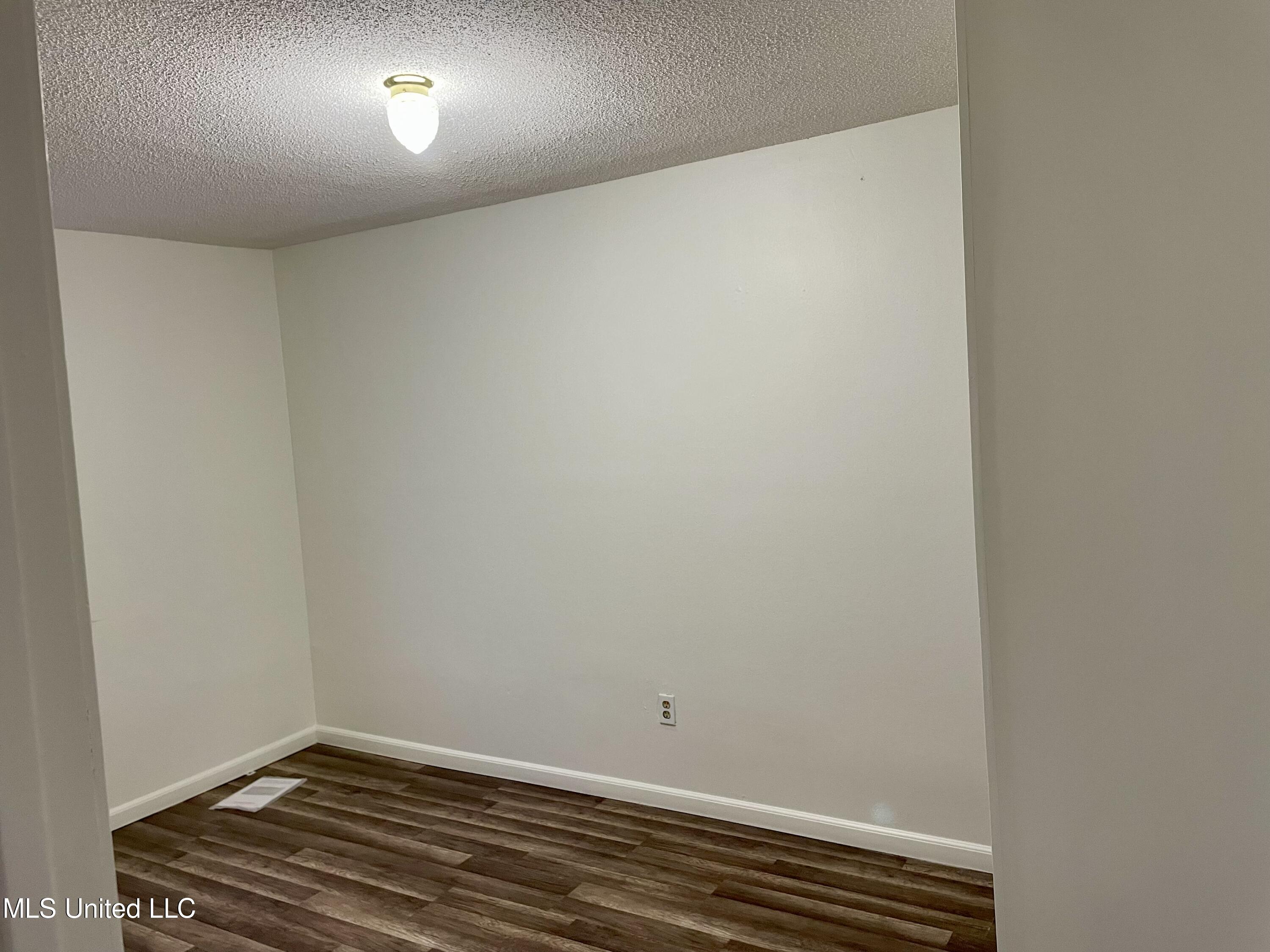 777 Henleyfield Mcneill Road Property Photo 10