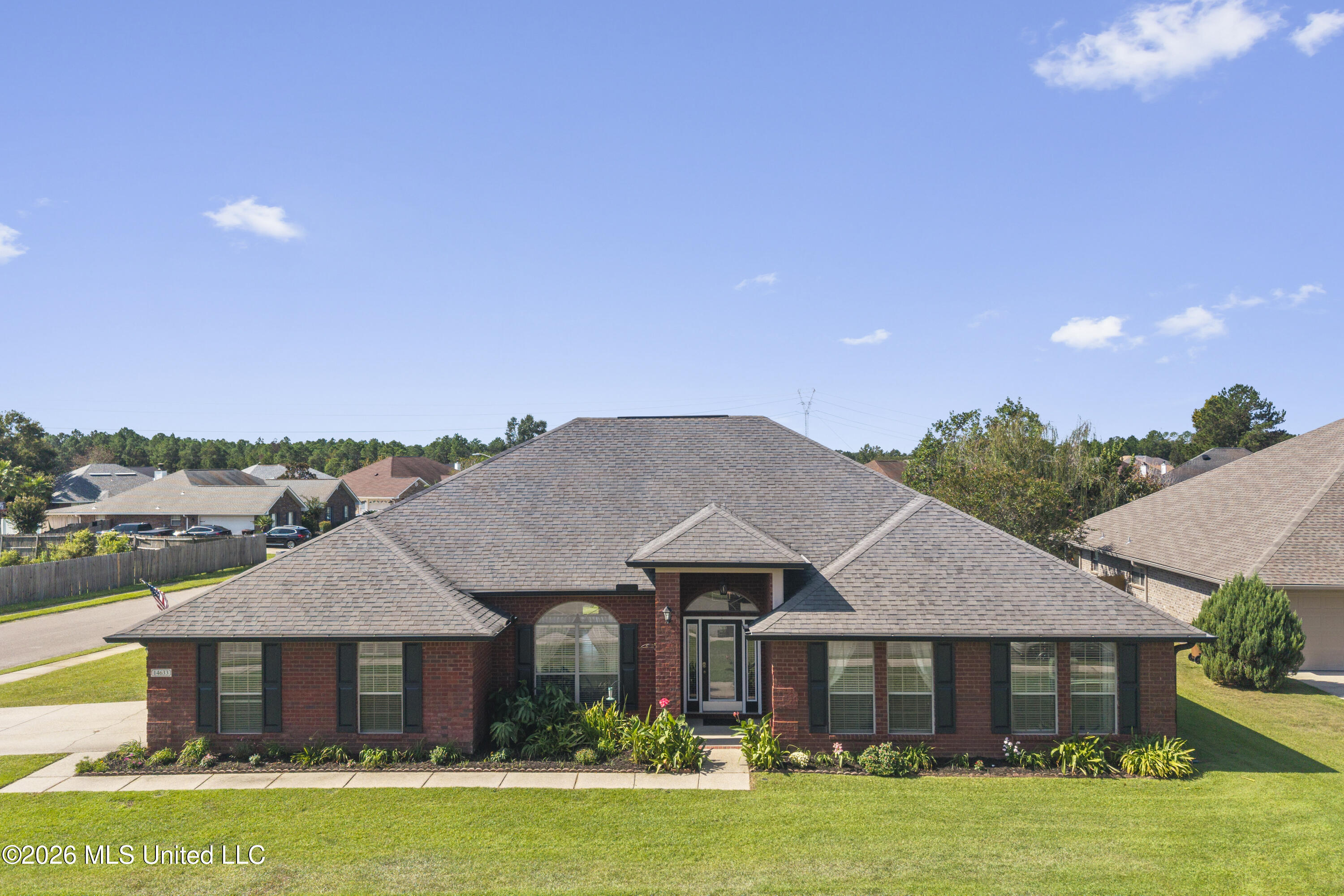 14633 N Bruce Cove Property Photo 1