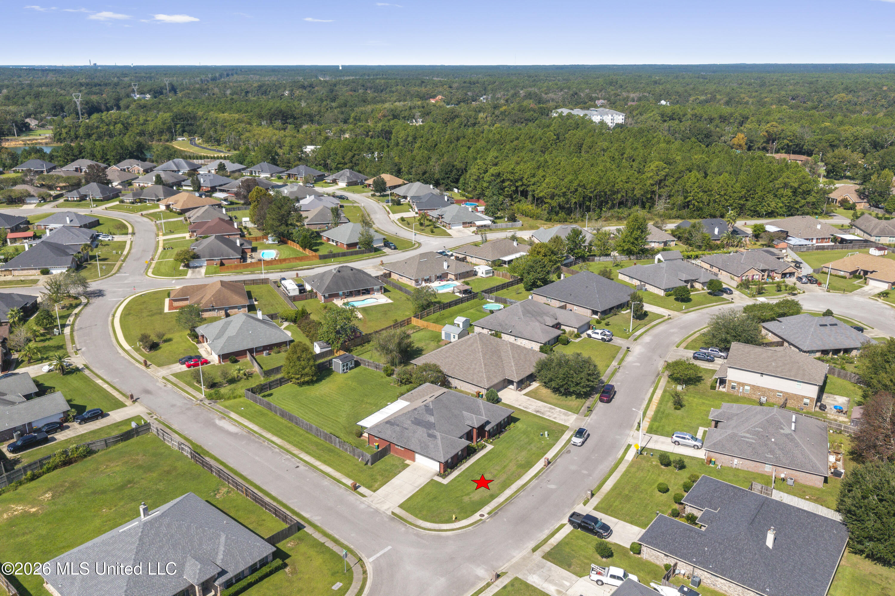 14633 N Bruce Cove Property Photo 2