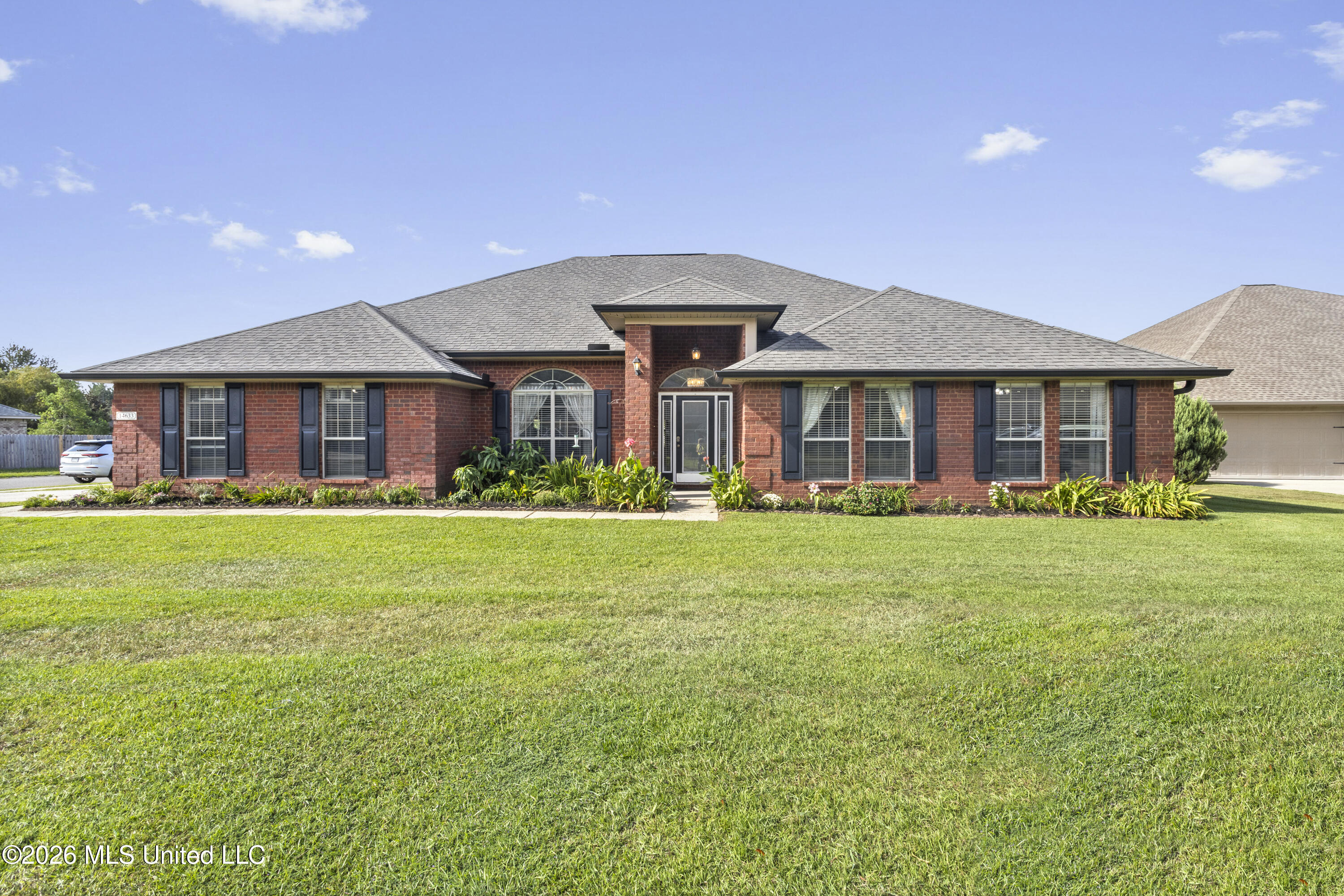 14633 N Bruce Cove Property Photo 3