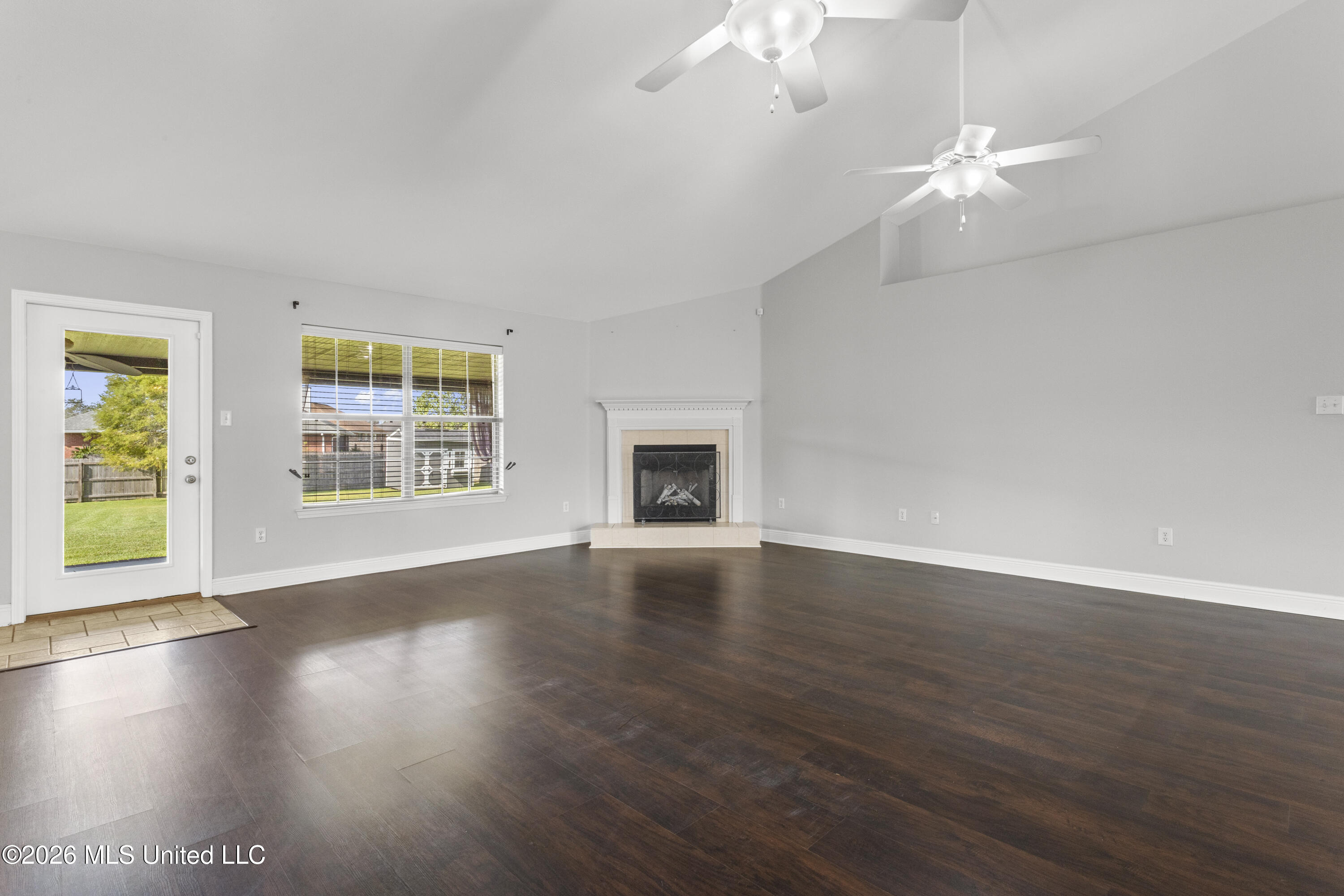 14633 N Bruce Cove Property Photo 11