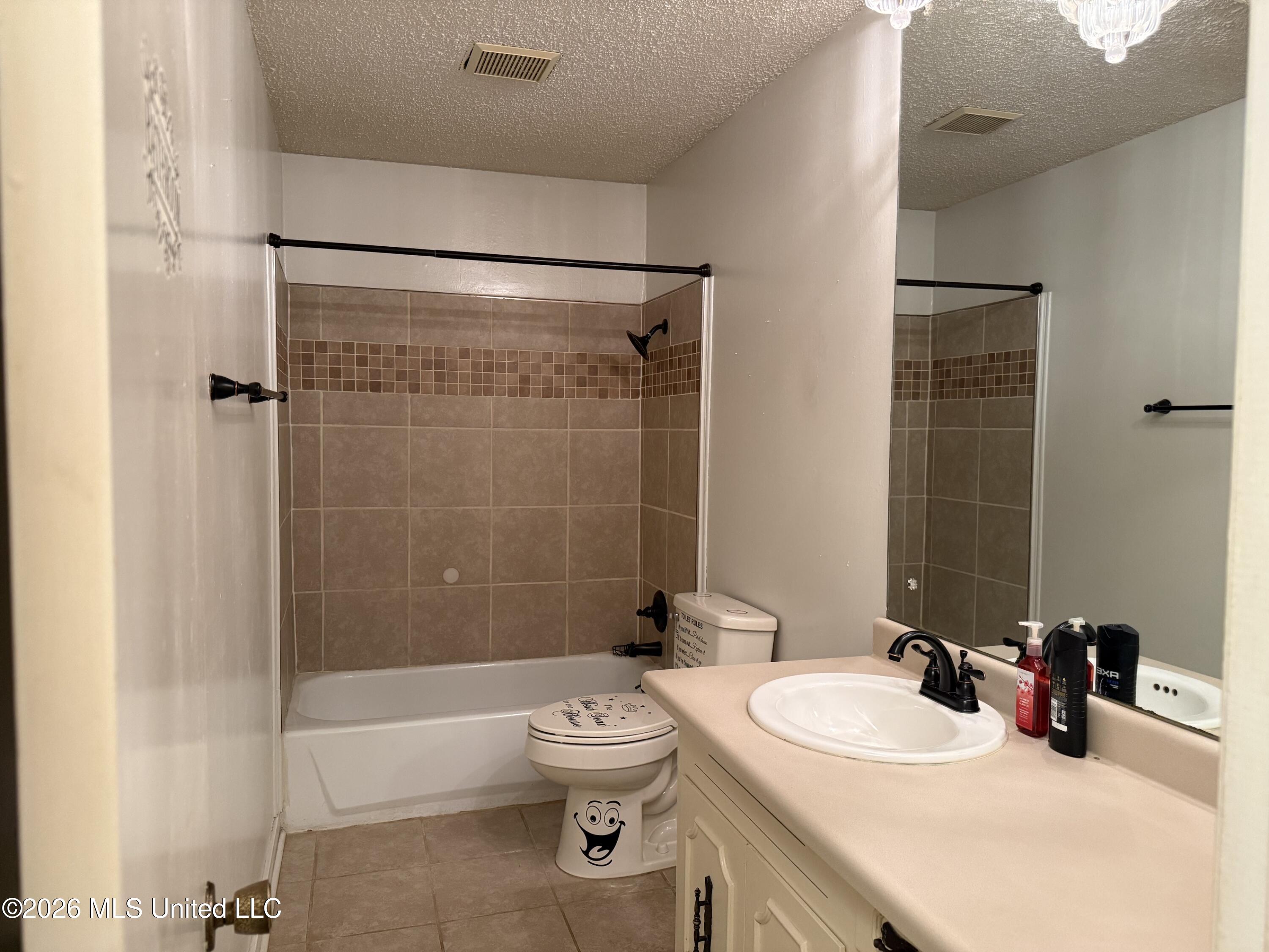 1322 Canterbury Lane Property Photo 3