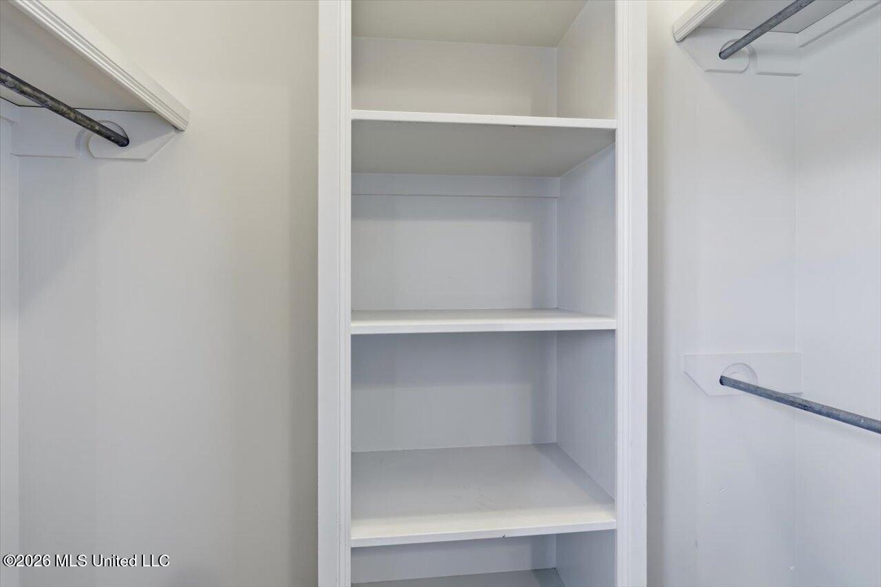 804 Belle Oak Park Property Photo 33