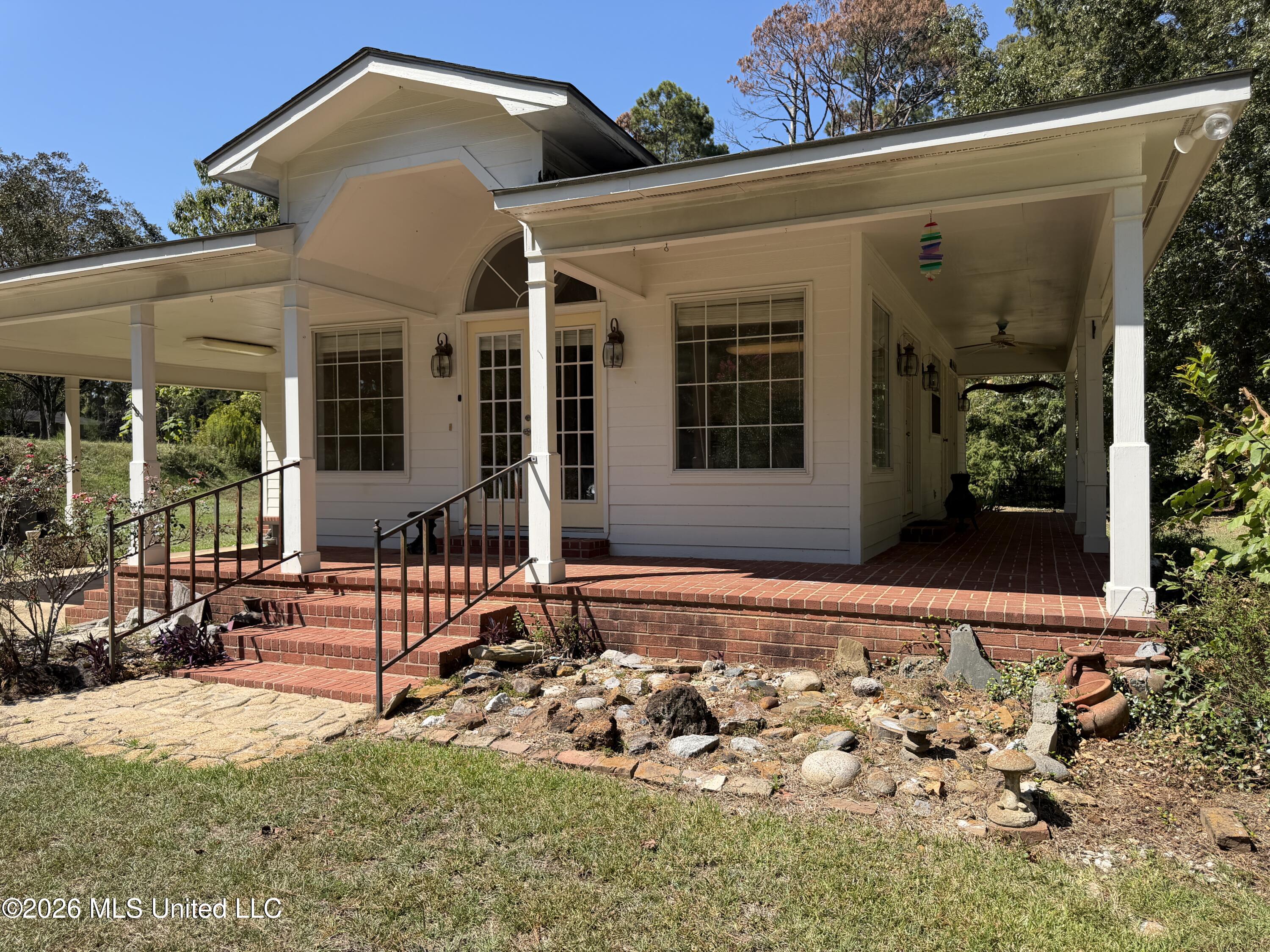 1040 Machinery Lane Property Photo 3