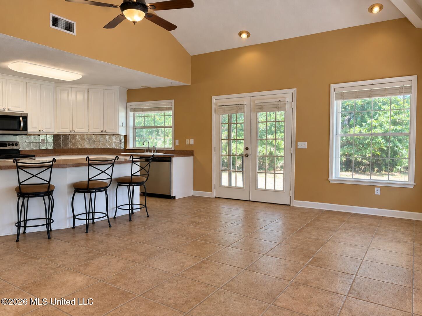 1040 Machinery Lane Property Photo 7