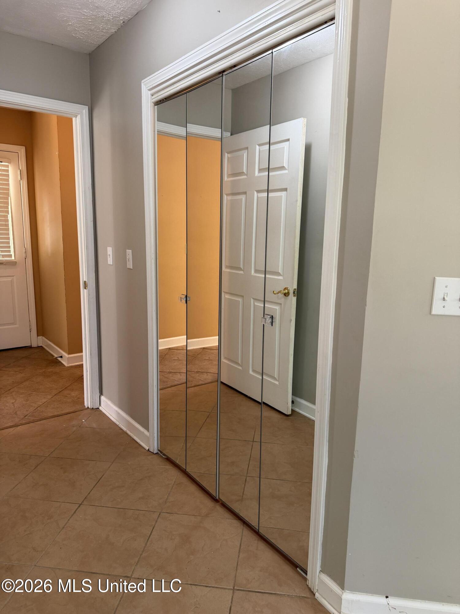 1040 Machinery Lane Property Photo 14