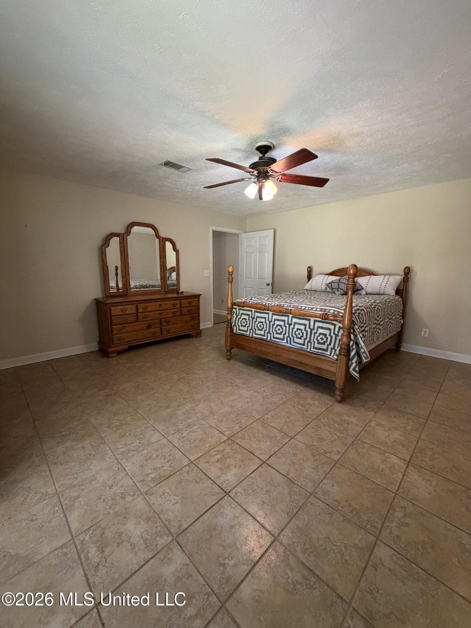1040 Machinery Lane Property Photo 15
