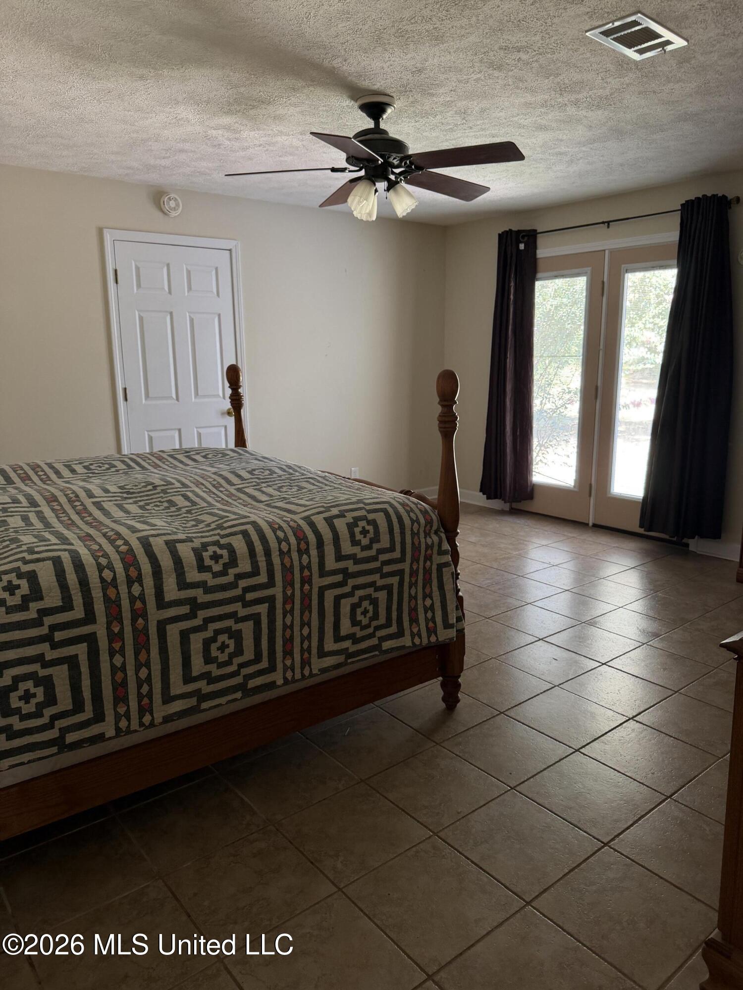 1040 Machinery Lane Property Photo 18