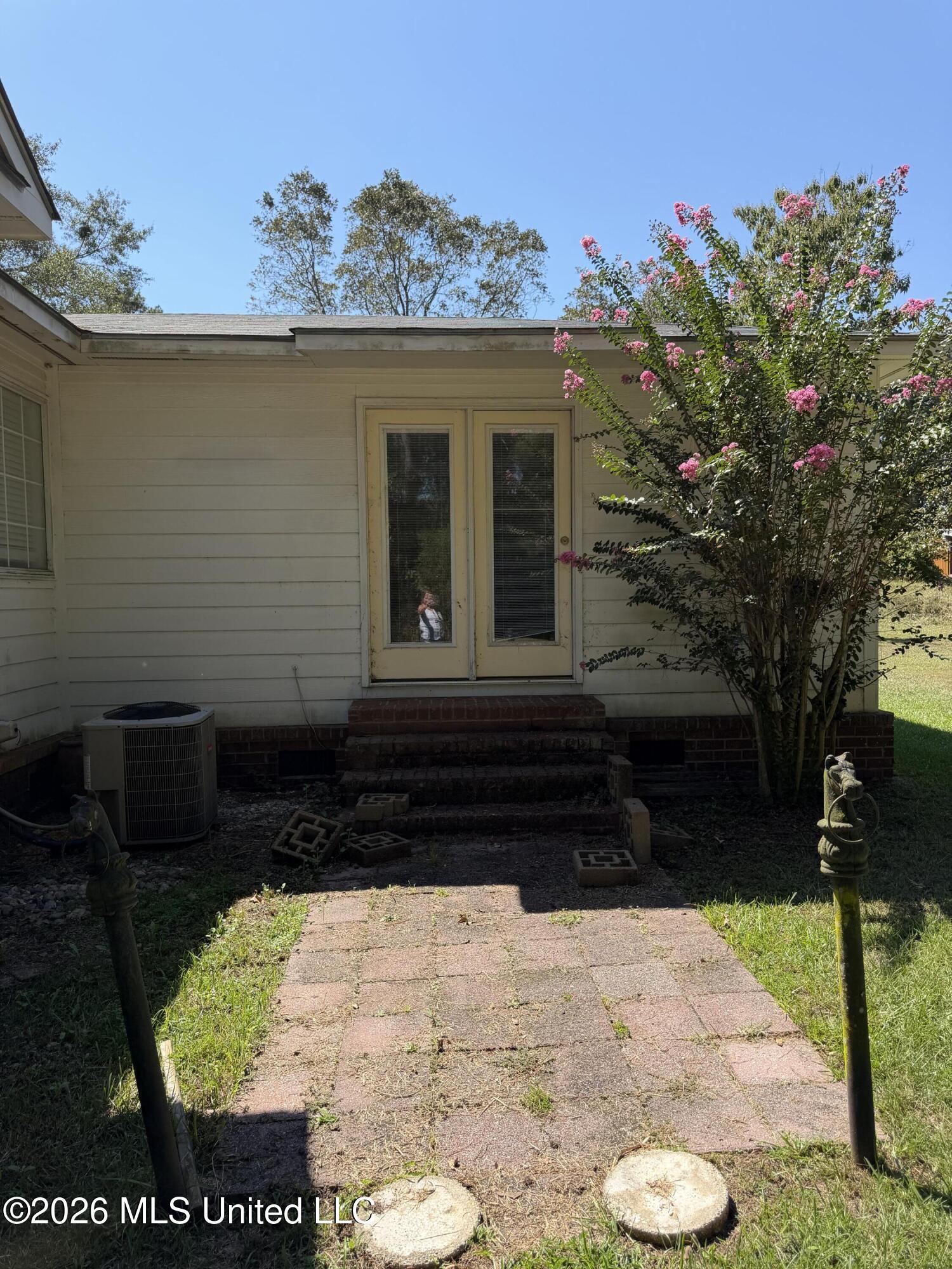 1040 Machinery Lane Property Photo 28
