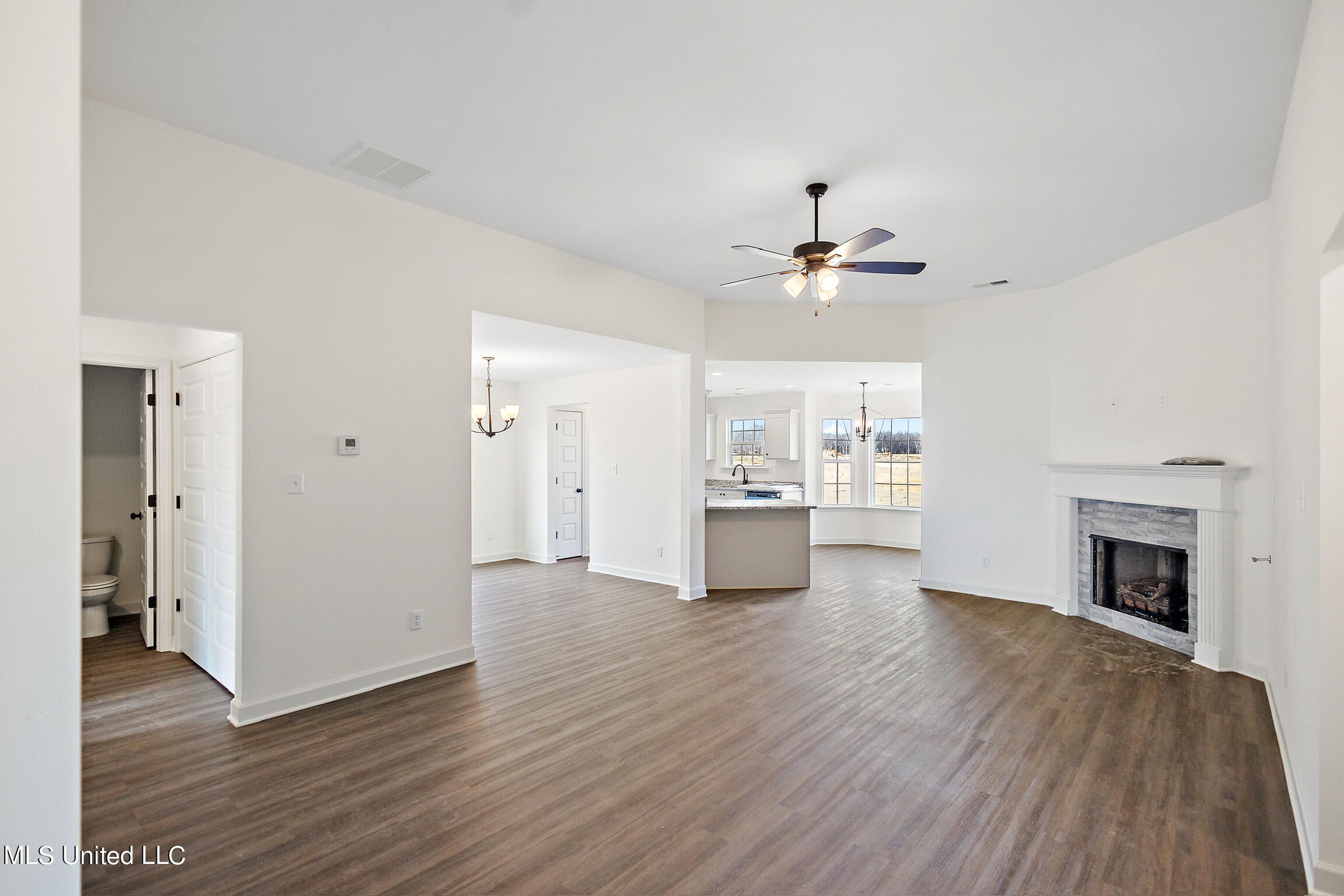 13728 Jack Thomas Boulevard Property Photo 6