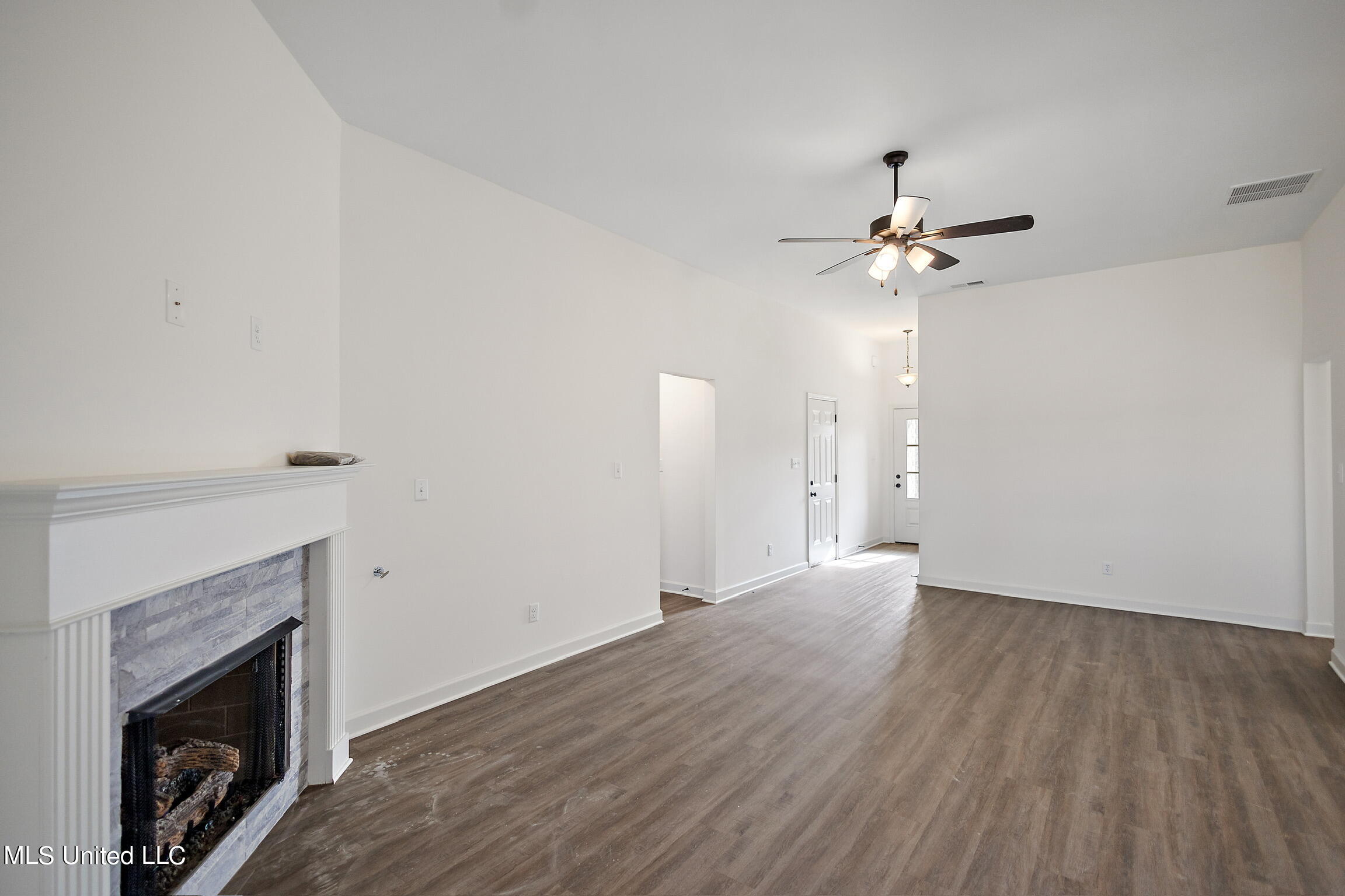 13728 Jack Thomas Boulevard Property Photo 7