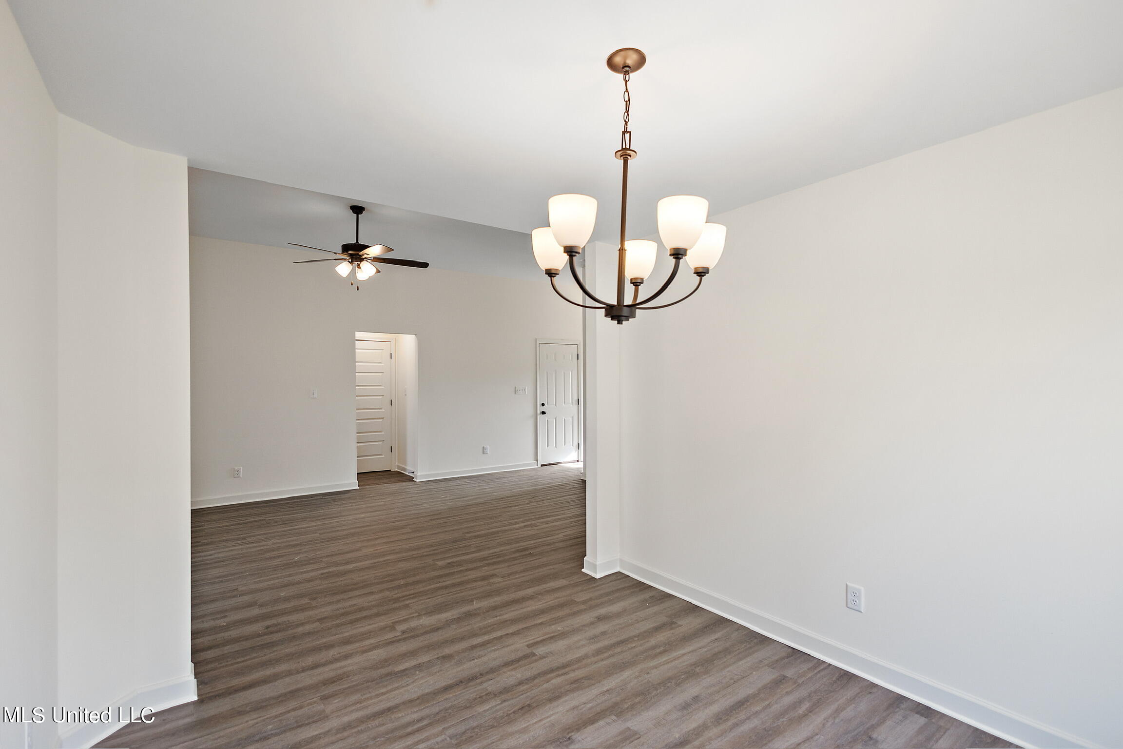 13728 Jack Thomas Boulevard Property Photo 8