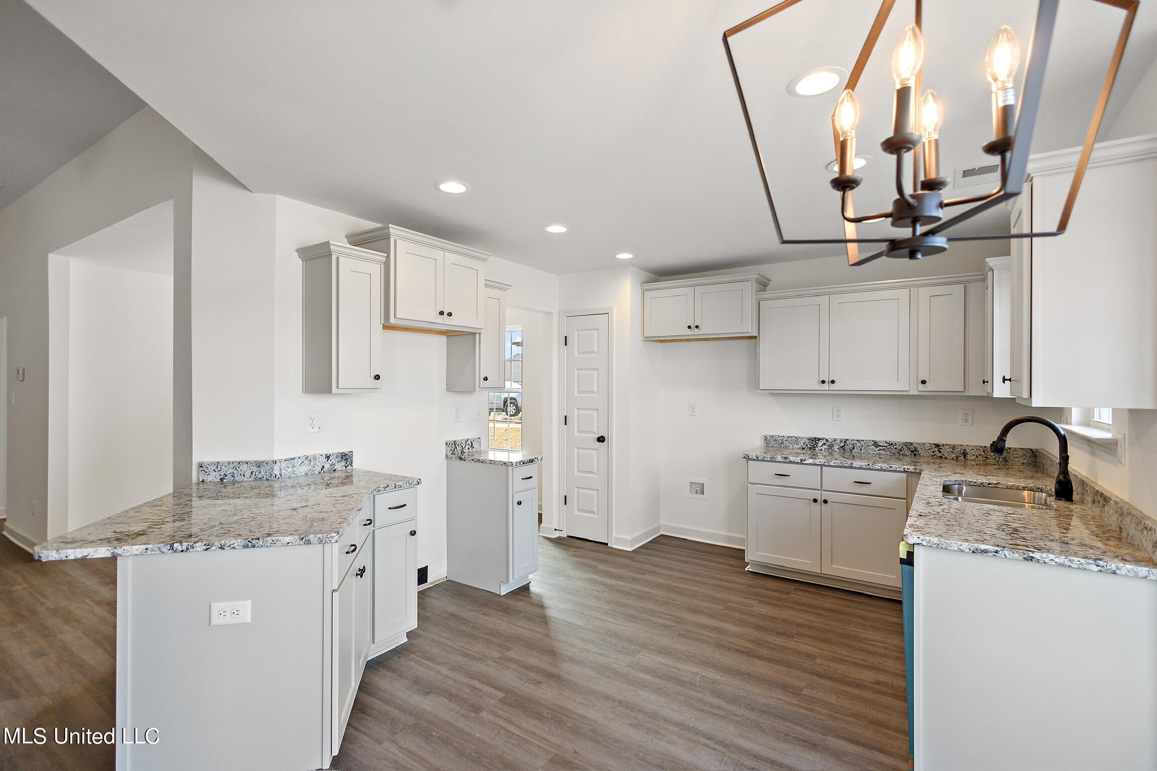 13728 Jack Thomas Boulevard Property Photo 13