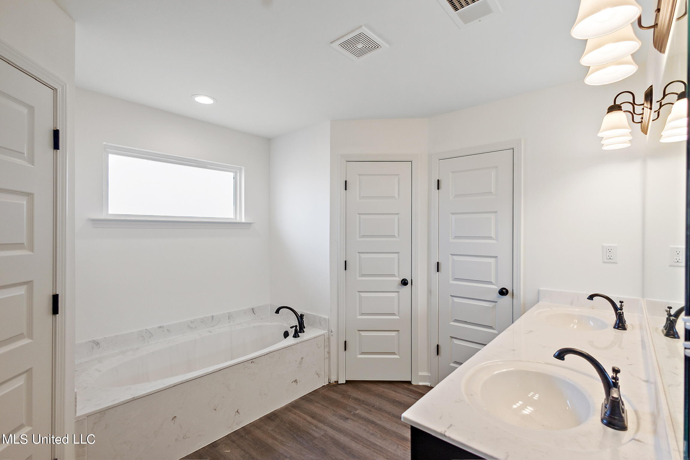 13728 Jack Thomas Boulevard Property Photo 18
